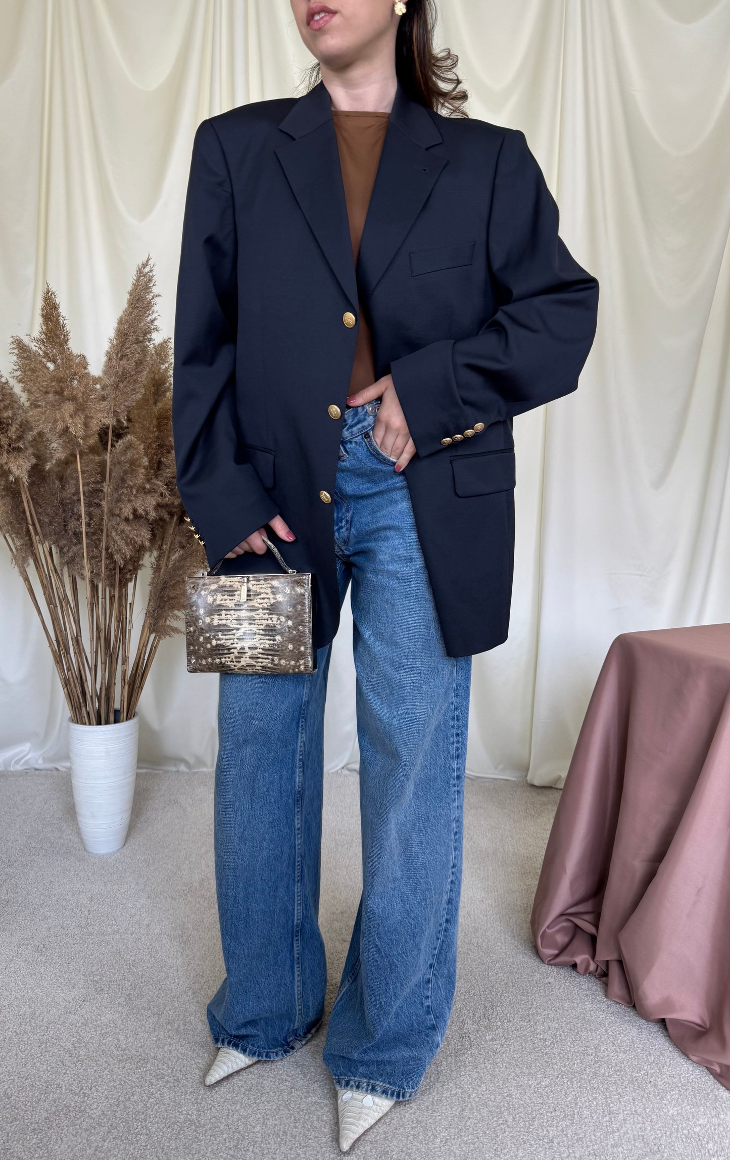 Sacou BURBERRY cu nasturi metalici inscripționați in fit oversized 
(Mărimea L/XL)