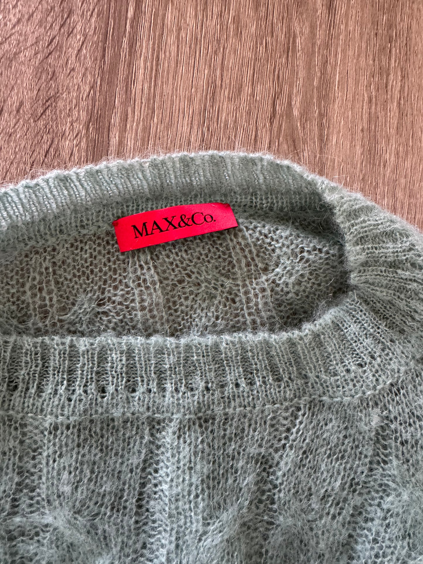 Pulover Max mara nuanța superbă( mărimea S-M)