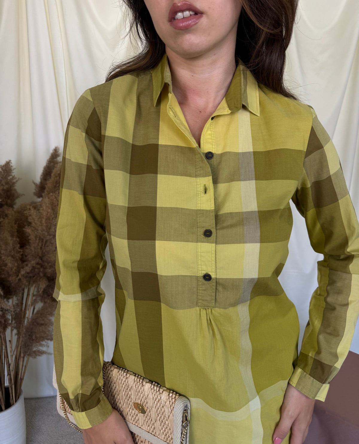 Cămașă luxury BURBERRY din 100% bumbac cu print specific brandului ( mărimea S)