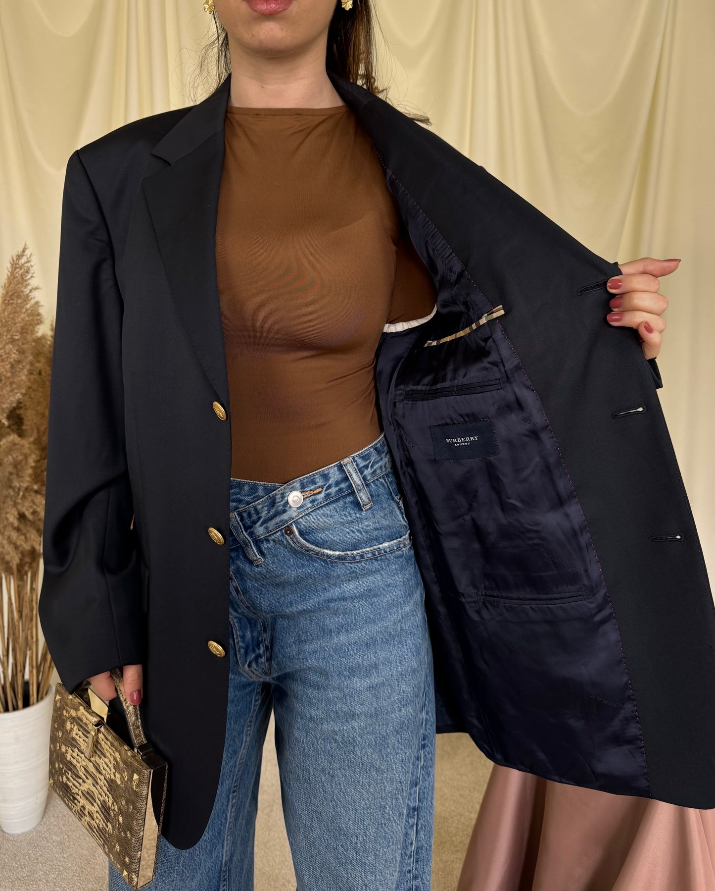 Sacou BURBERRY cu nasturi metalici inscripționați in fit oversized 
(Mărimea L/XL)