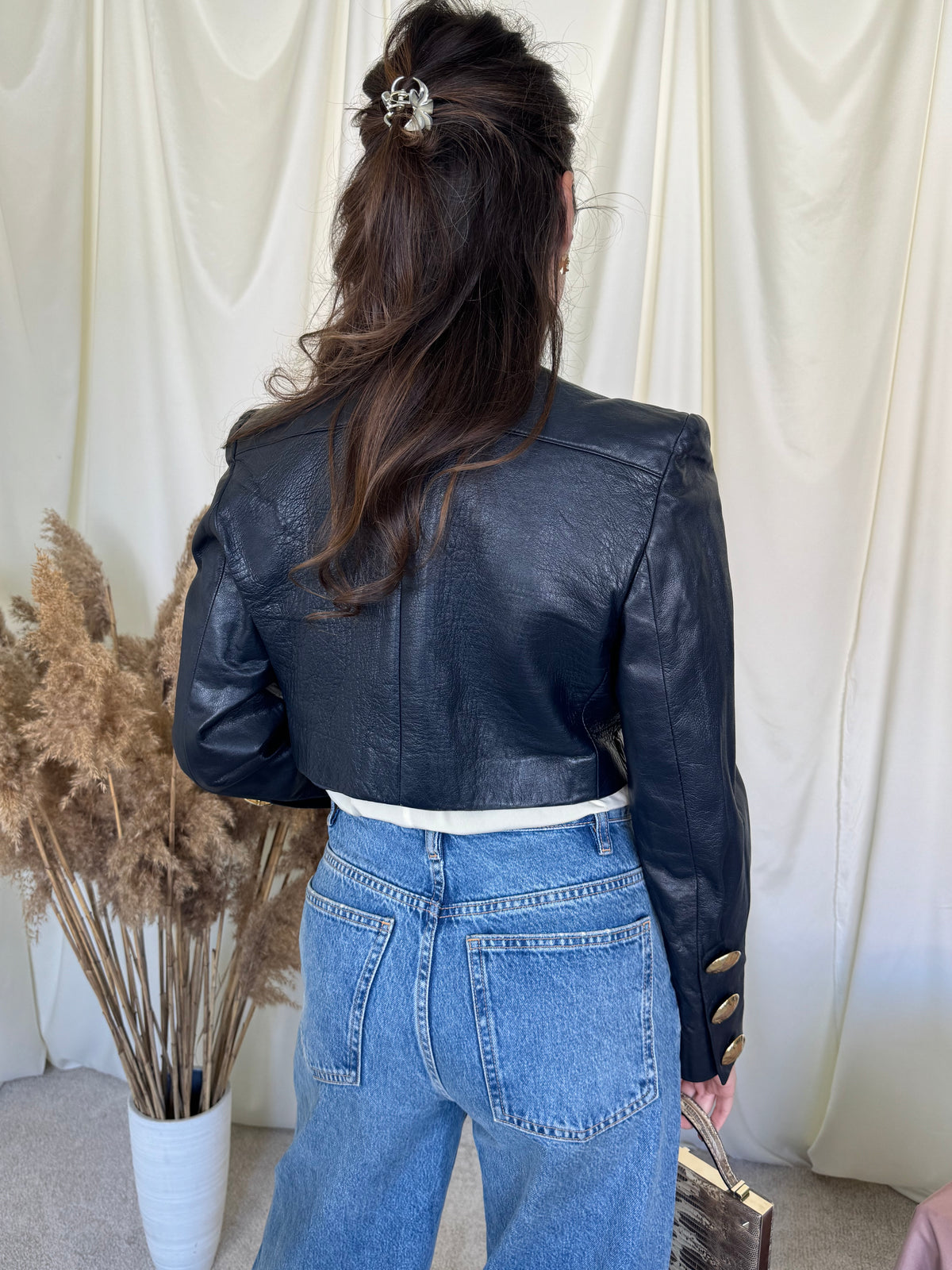 Jacheta vintage crop din piele naturală cu nasturi masivi aurii ( mărimea S)