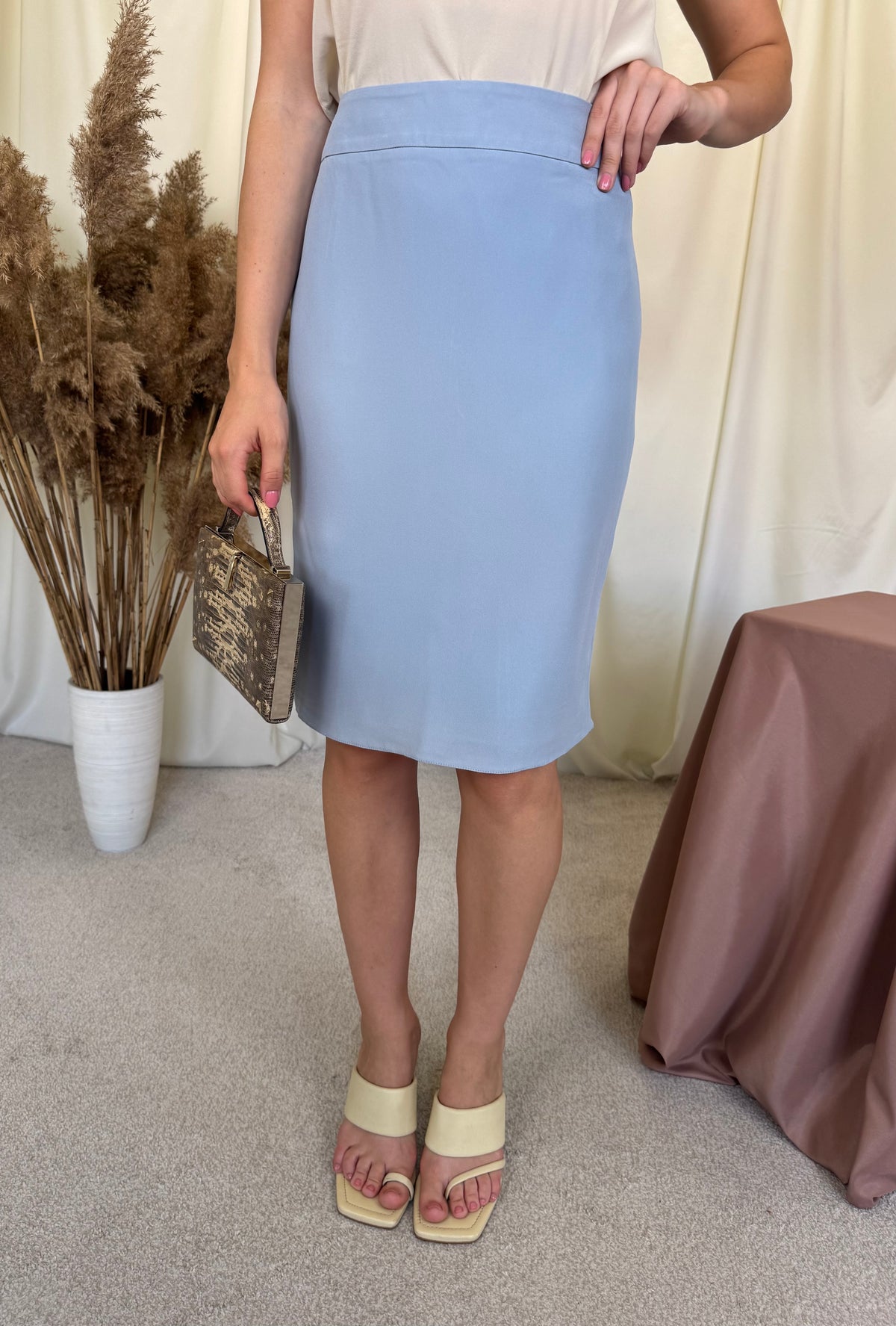 Fusta luxury ARMANI in still office cu talie marcata, baby blue ( mărimea M)
