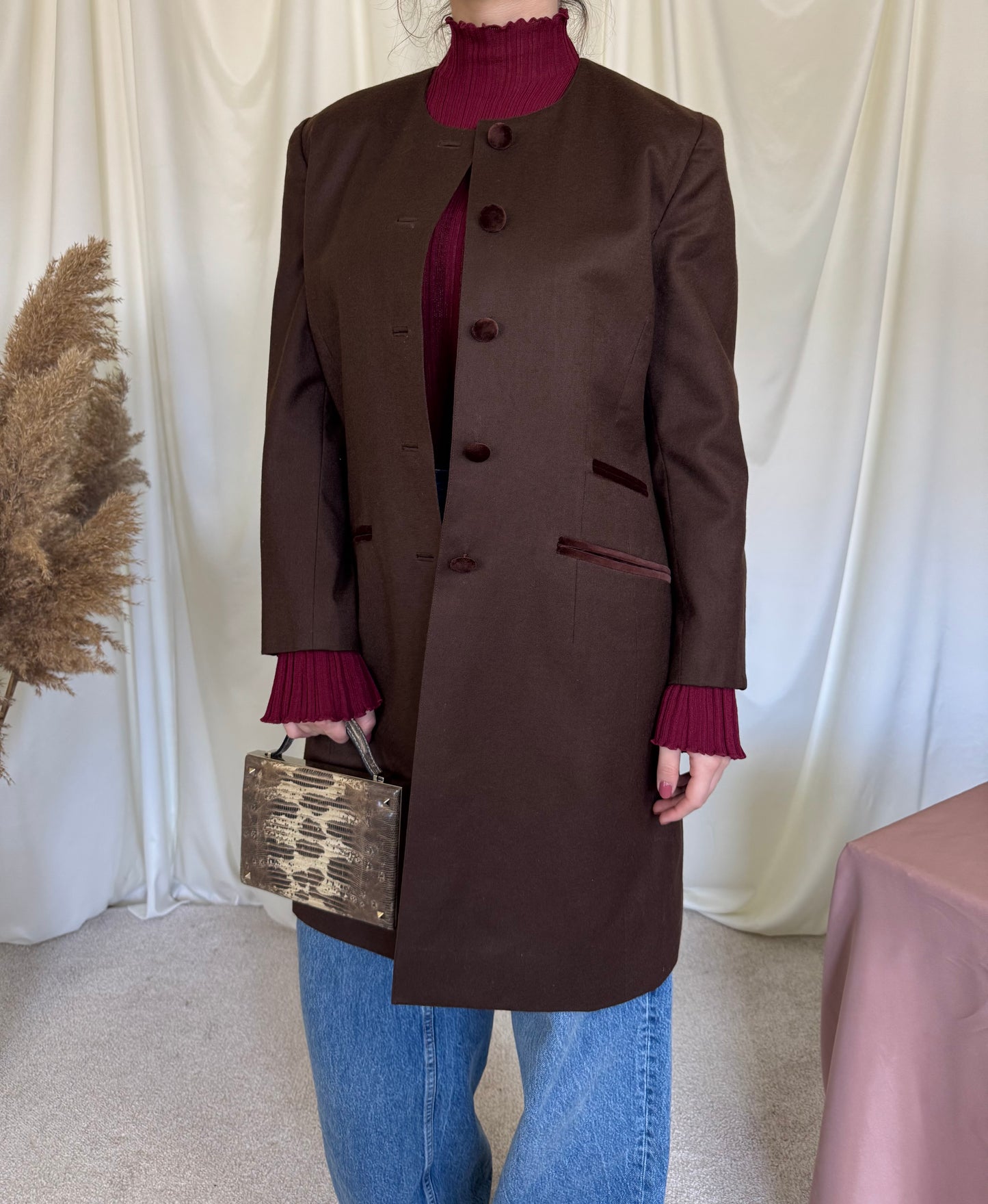 Piesa vintage superbă din lana cu detalii din catifea( mărimea M-L)