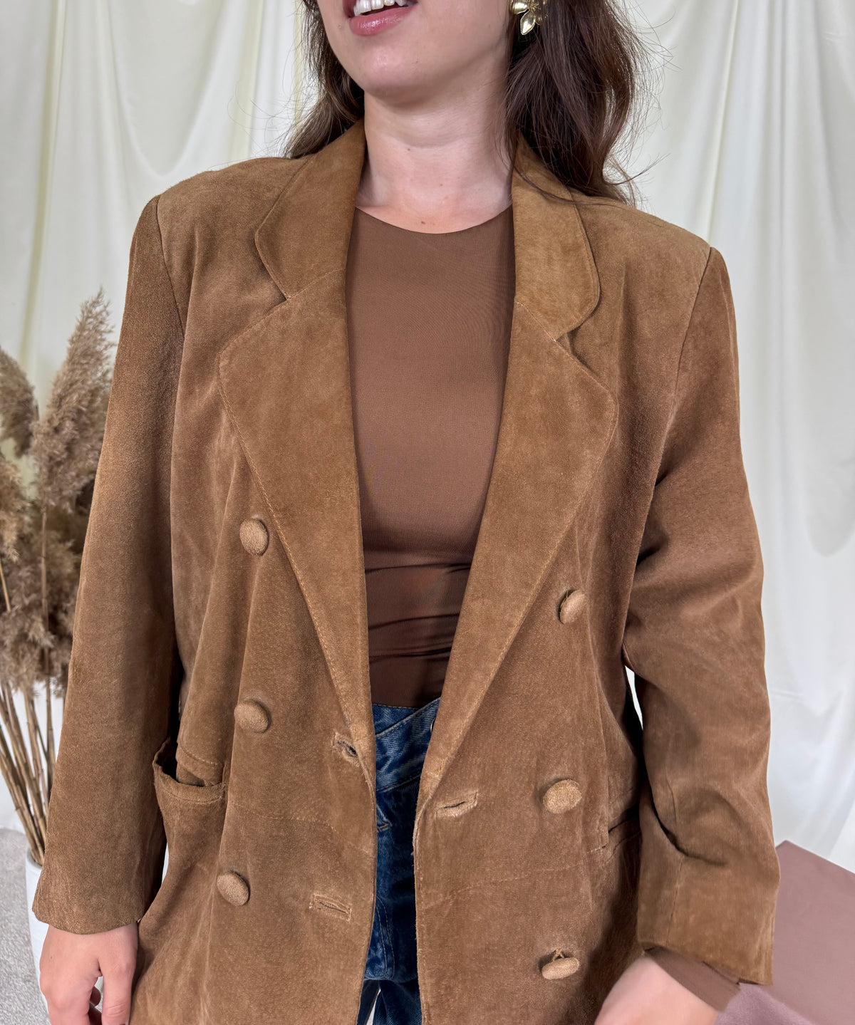 Jacheta vintage tip sacou din 100% piele naturală întoarsă la rând dublu de nasturi ( mărimea M)