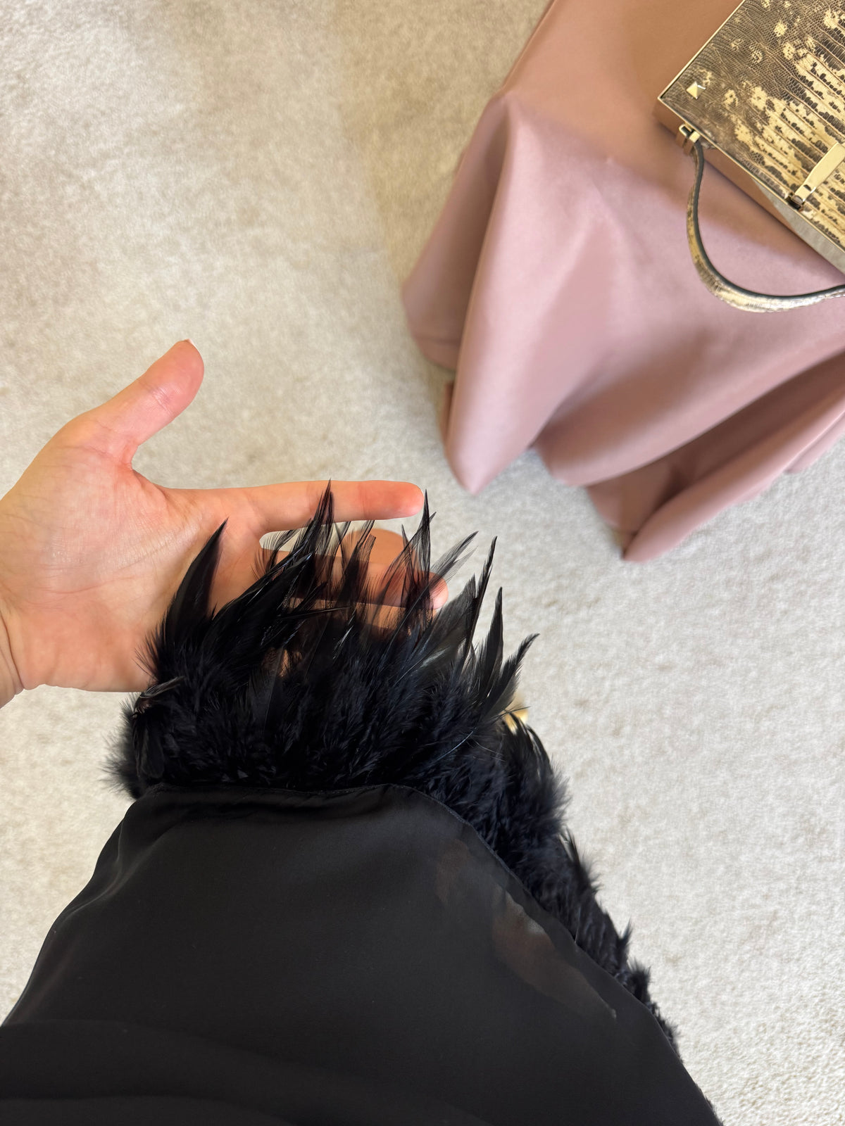 Rochie luxury de ocazie VALENTINO din 100% mătase naturală cu pene naturale, must în garderobă ( mărimea S)
