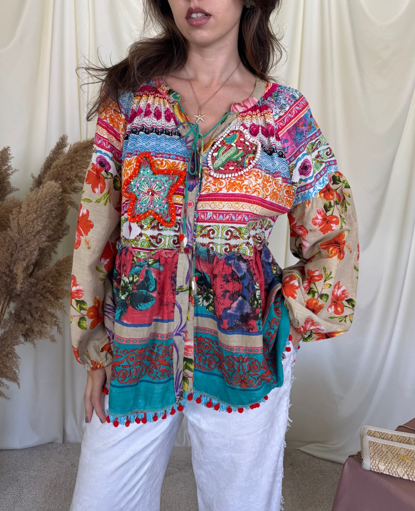 Cămașă de vară/ plajă în stil boho cu aplicații de mărgele ( mărimea M/L)