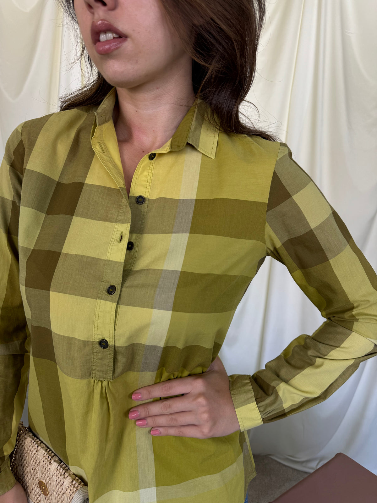 Cămașă luxury BURBERRY din 100% bumbac cu print specific brandului ( mărimea S)
