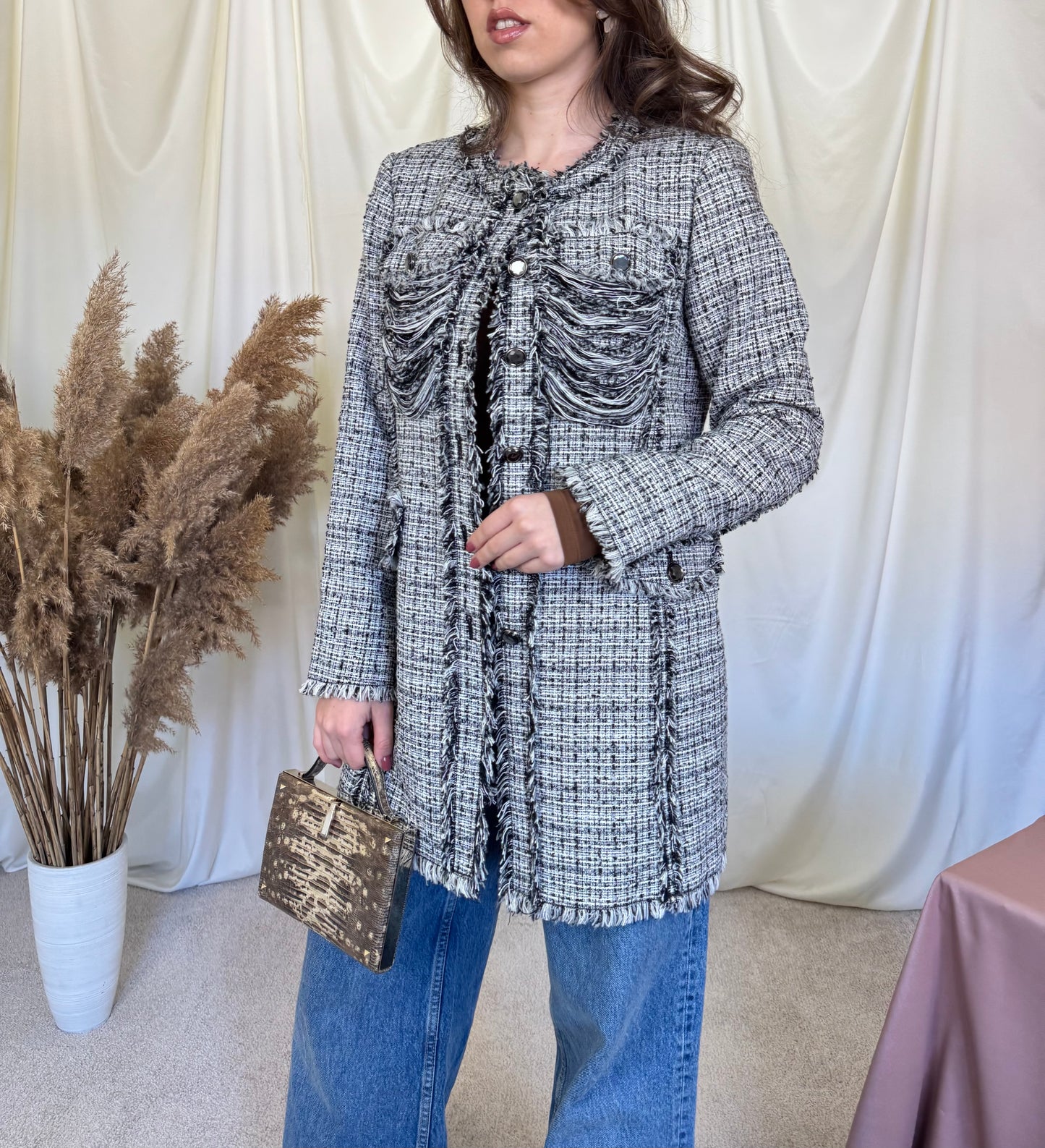 Palton de primăvară premium MADELEINE din tweed superb cu nasturi tip bijuterie 
(Mărimea S)