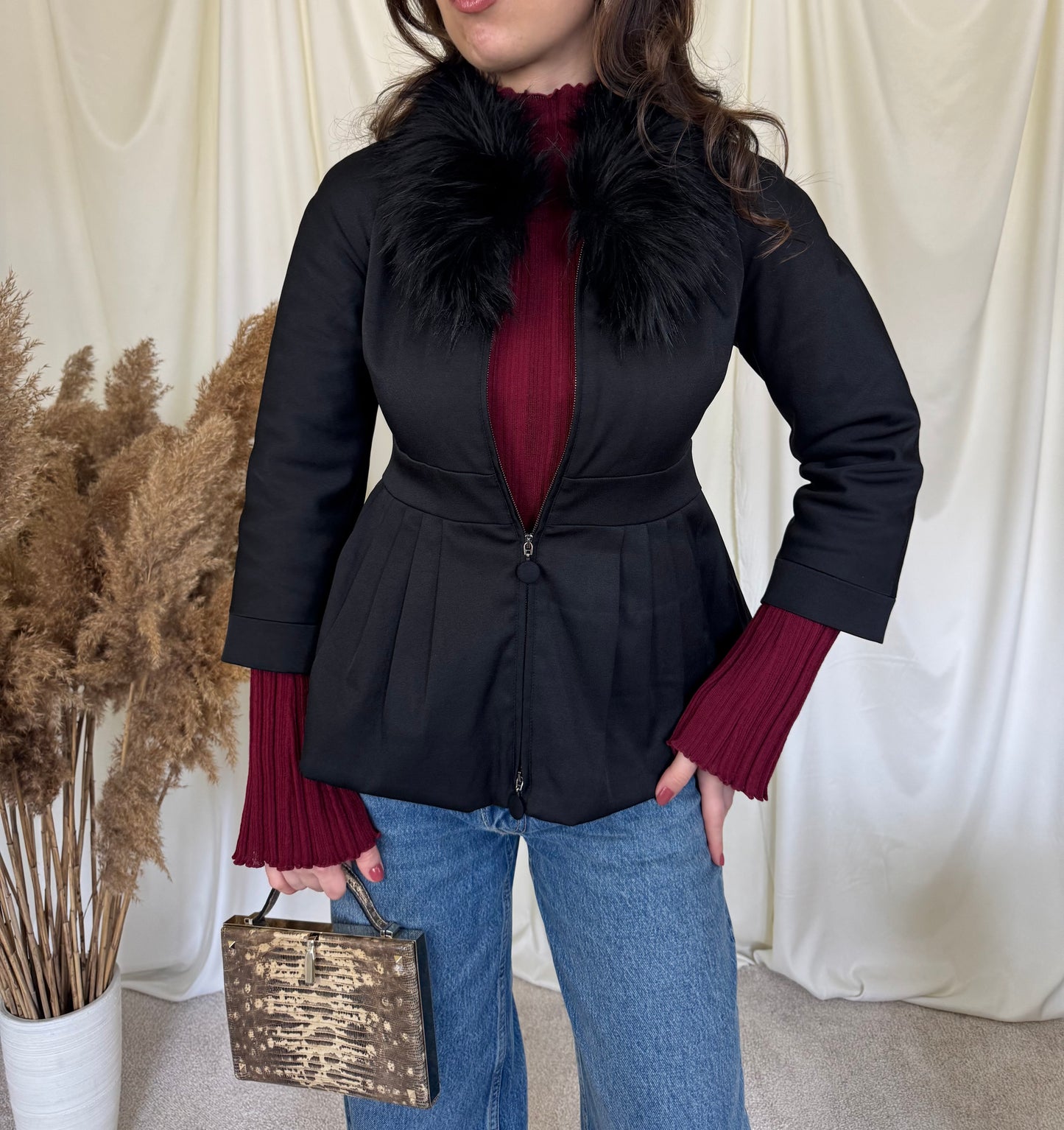 (BACK IN STOCK) Jacheta Armani XS ( mică urmă)