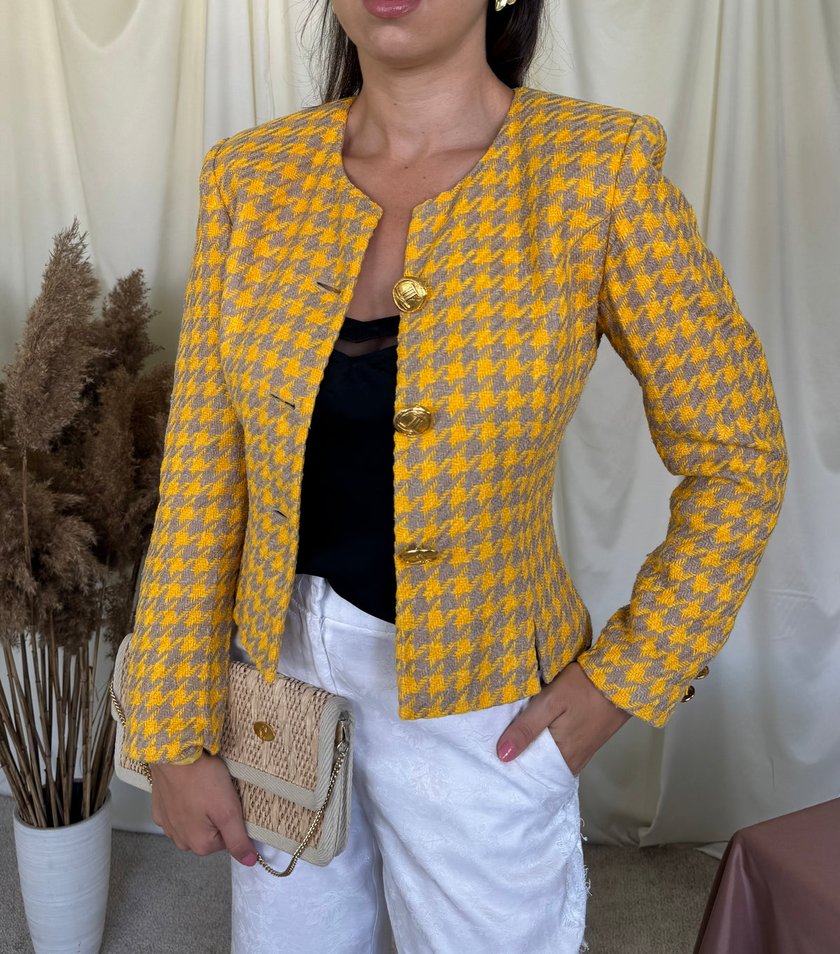 Sacou vintage din bumbac și in cu nasturi superbi tip bijuterie, talie cambrata ( mărimea xs/s)