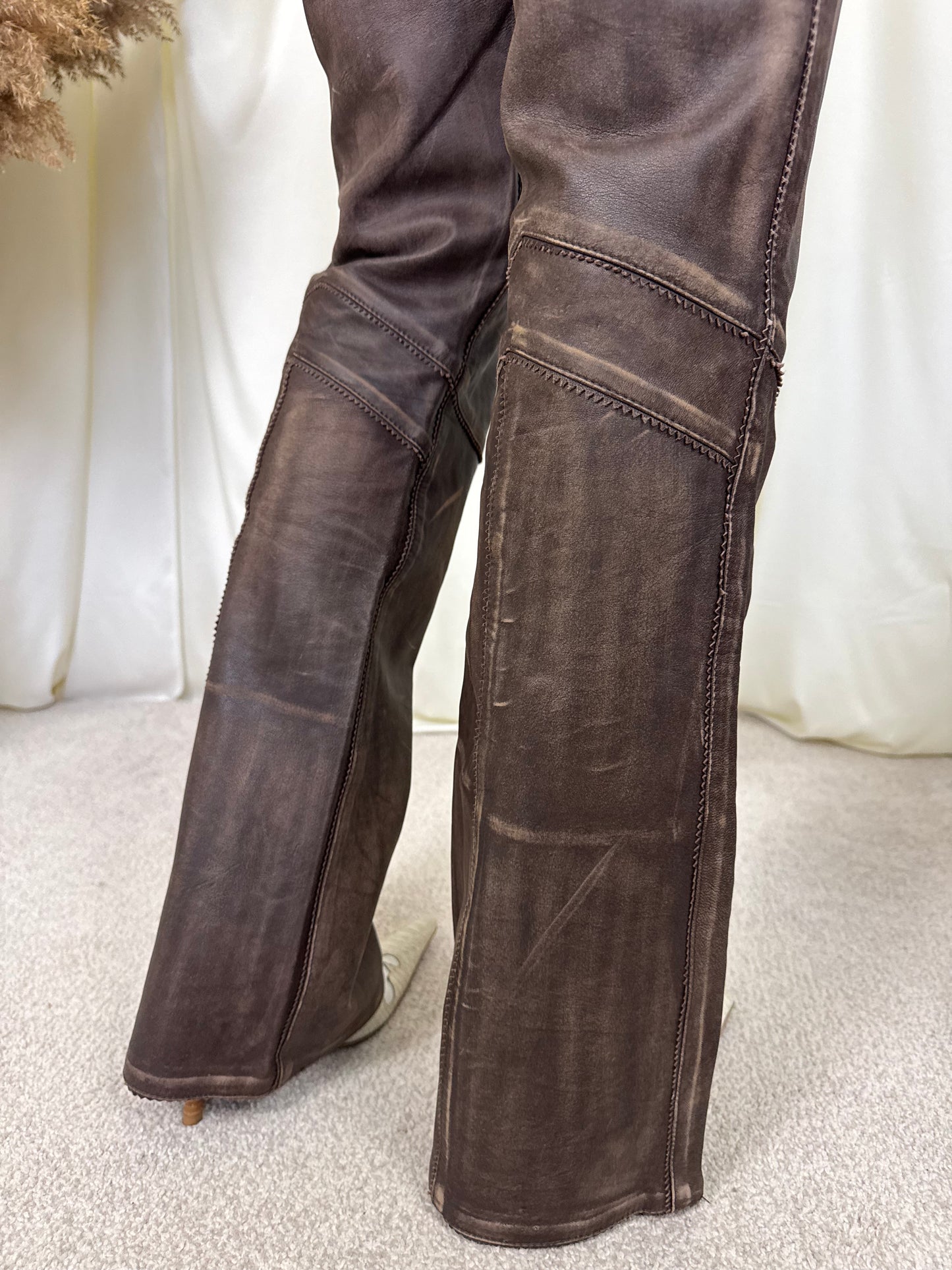 Pantalon din piele naturală ( M)