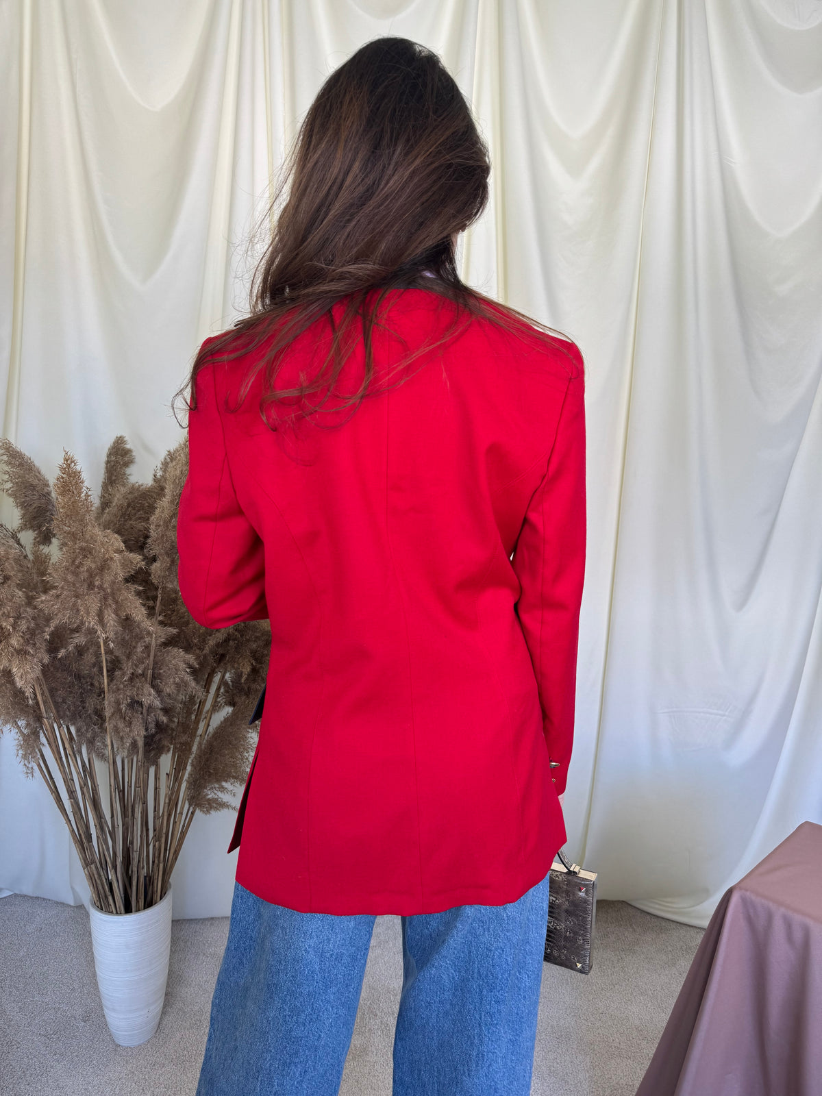 Sacou vintage superb din stofă de 100% lână cu detalii aurii ( mărimea M)