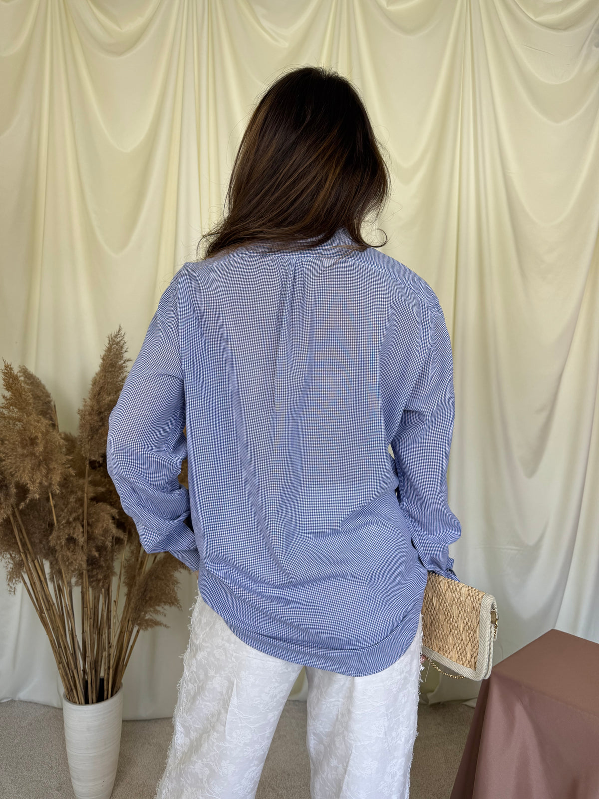 Camasa vintage YSL în fit lejer/ oversized ( mărimea L) 
Prezintă mici urme - ce nu se văd la purtare, verificați pozele
