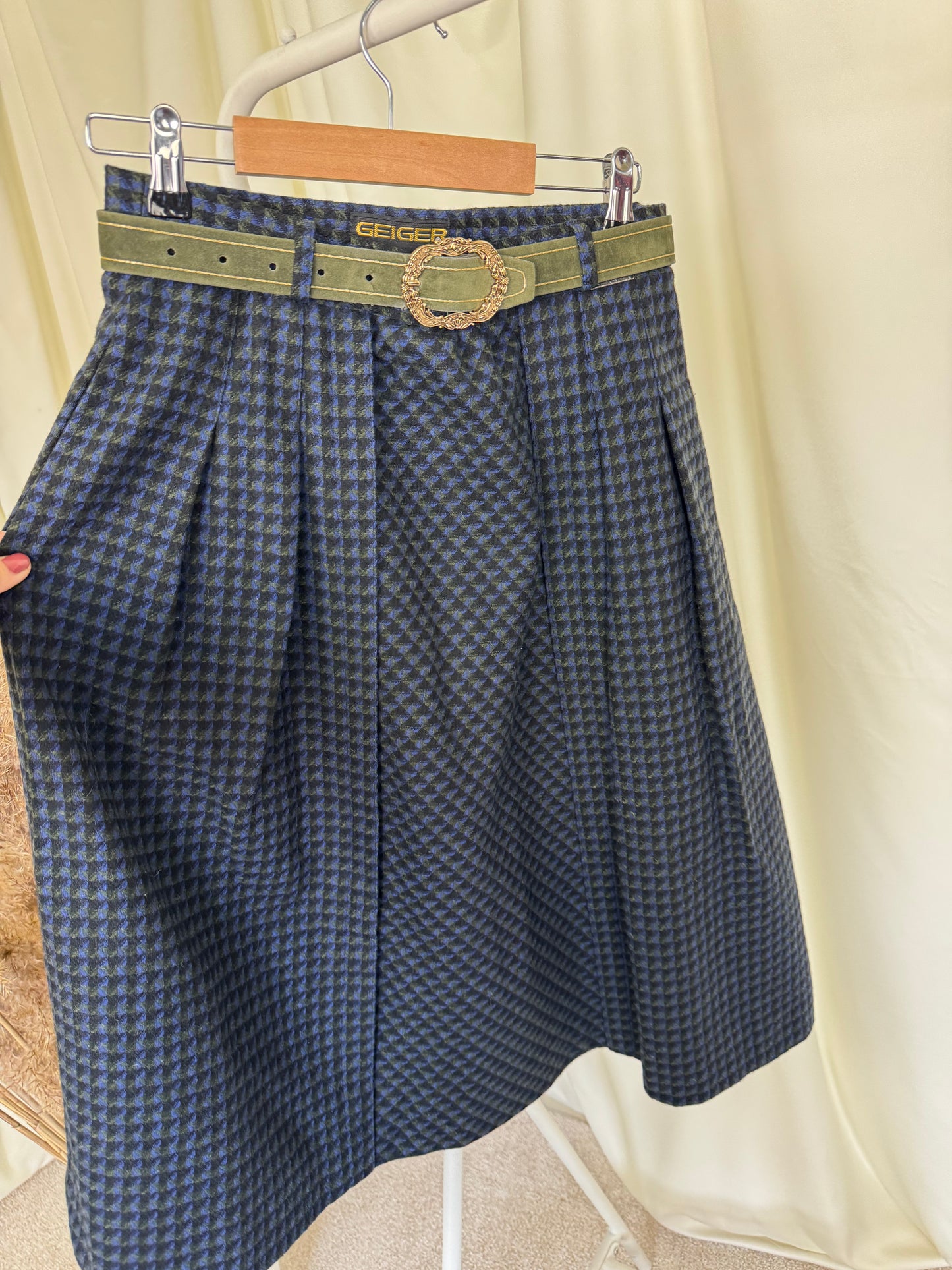 Fusta vintage cu centura inclusa din 100% lana (M)