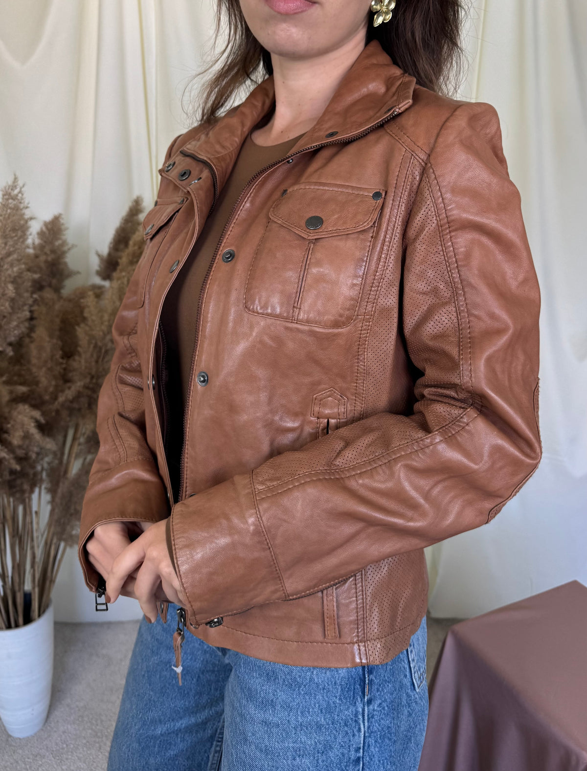 Geacă vintage din piele naturală super fină tip mănușă ( mărimea M/L)
