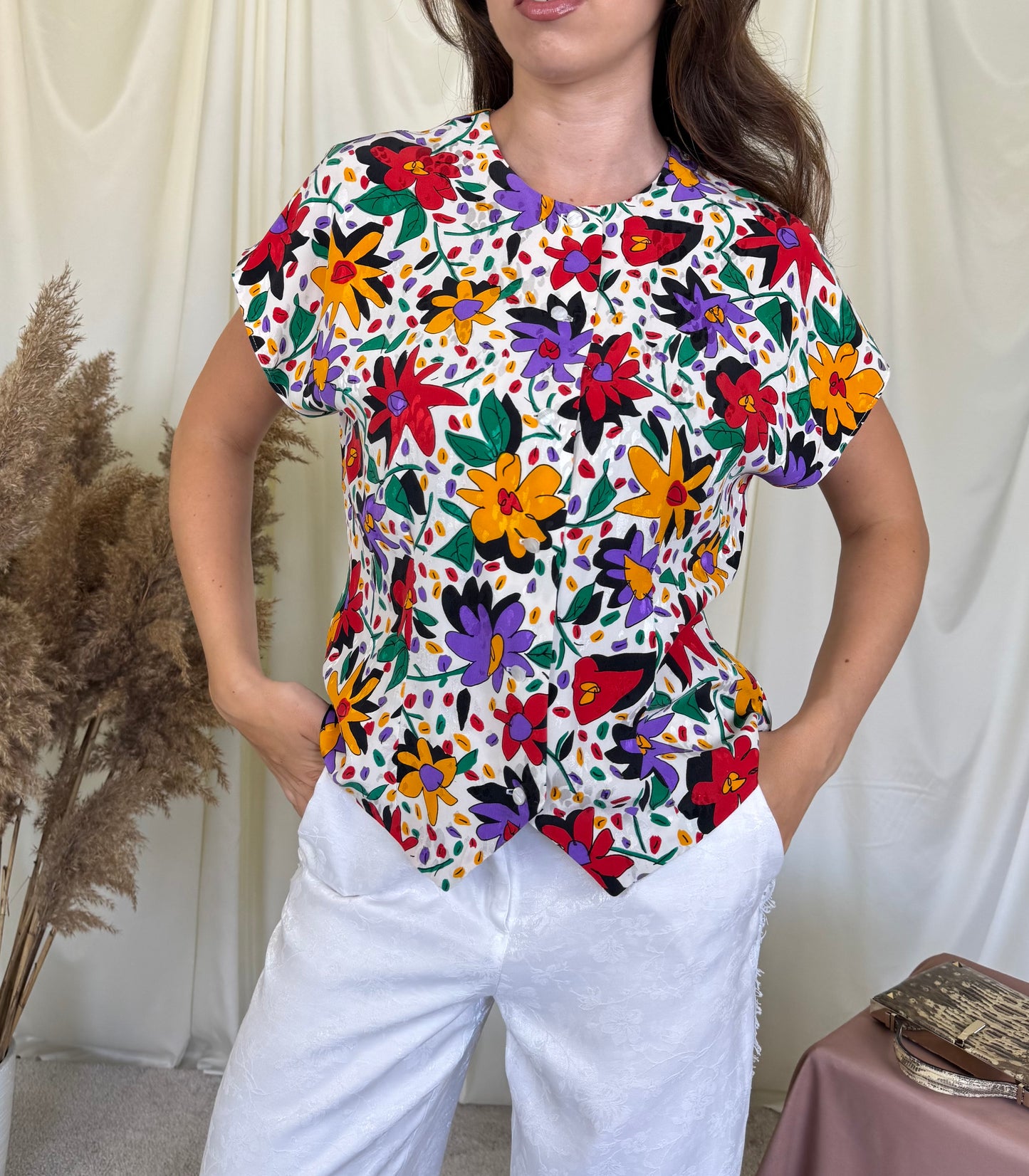 Cămașă vintage din 100% mătase naturală cu print floral 
(Mărimea M)