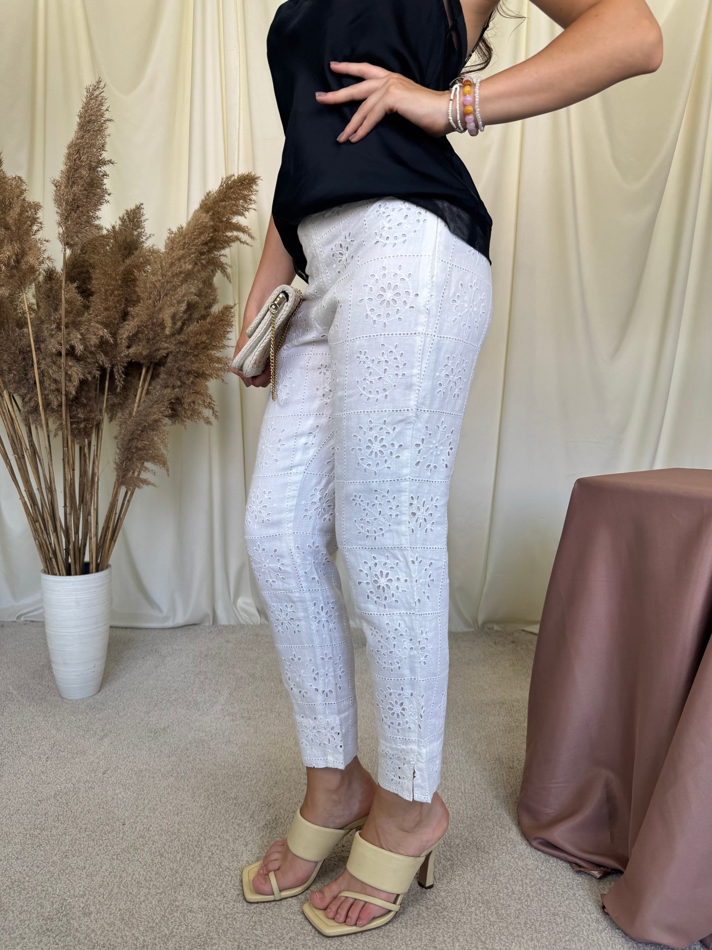 Pantaloni Ralph Lauren din 100% in cu talie medie și broderie superbă ( mărimea XS)