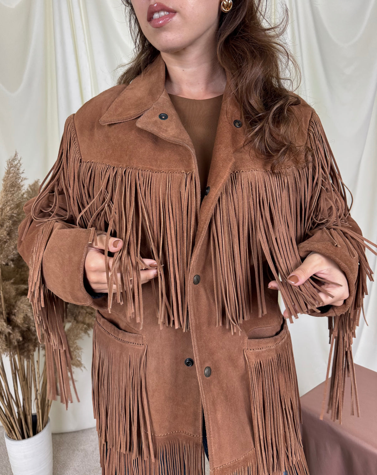 Jacheta vintage REED din 100% piele naturală întoarsă cu franjuri ( mărimea S-M)