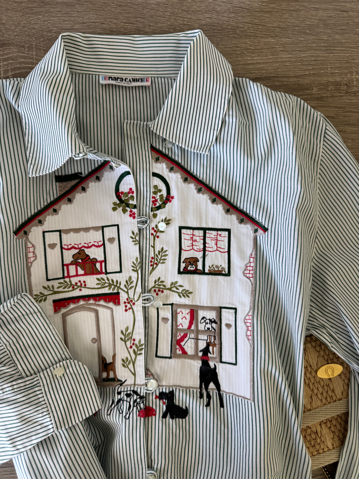 Cămașă vintage Made in Italy cu broderie superbă și dungi din 100% bumbac ( mărimea M)