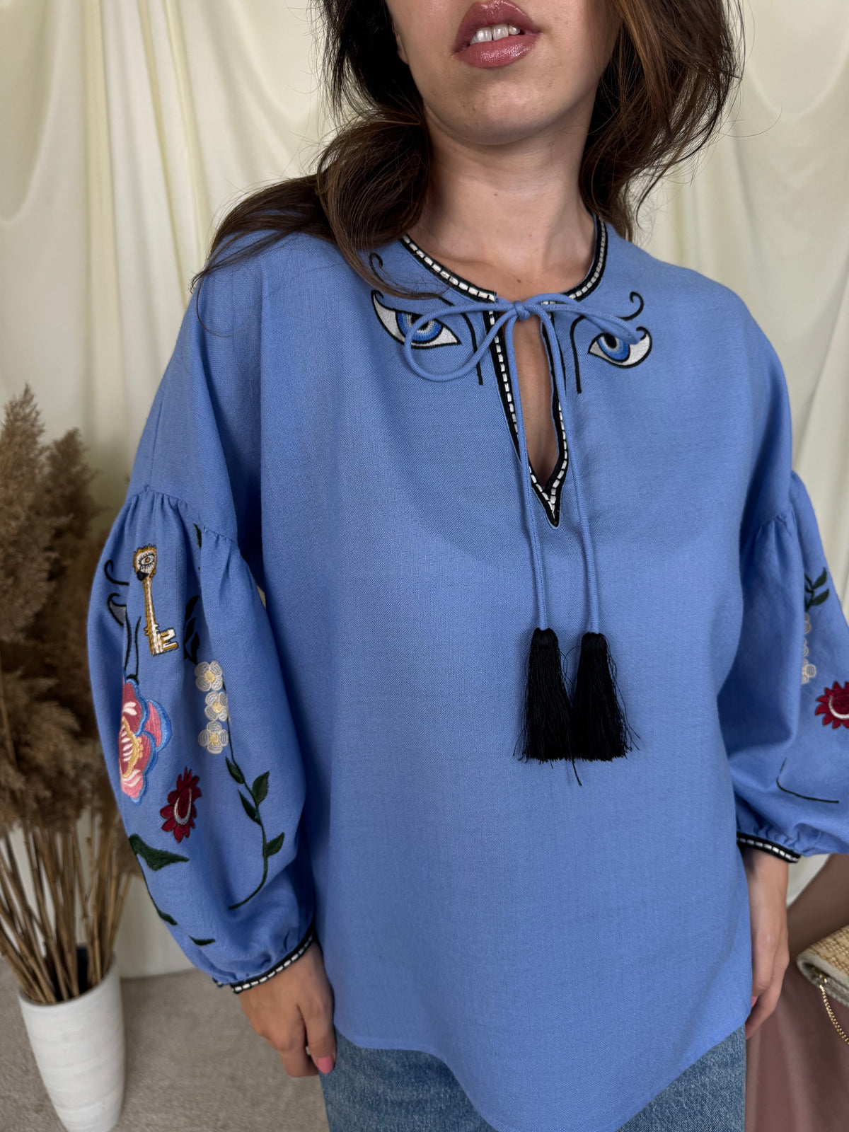 Cămașă ESSENTIEL din 100% lână baby blue cu print brodat, mâneci ample ( mărimea S-M/L)