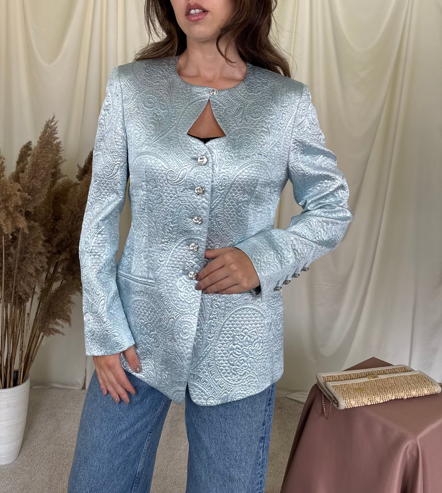 Sacou vintage ESCADA rarisim cu nasturi tip bijuterie din lana și mătase 
(Mărimea M)