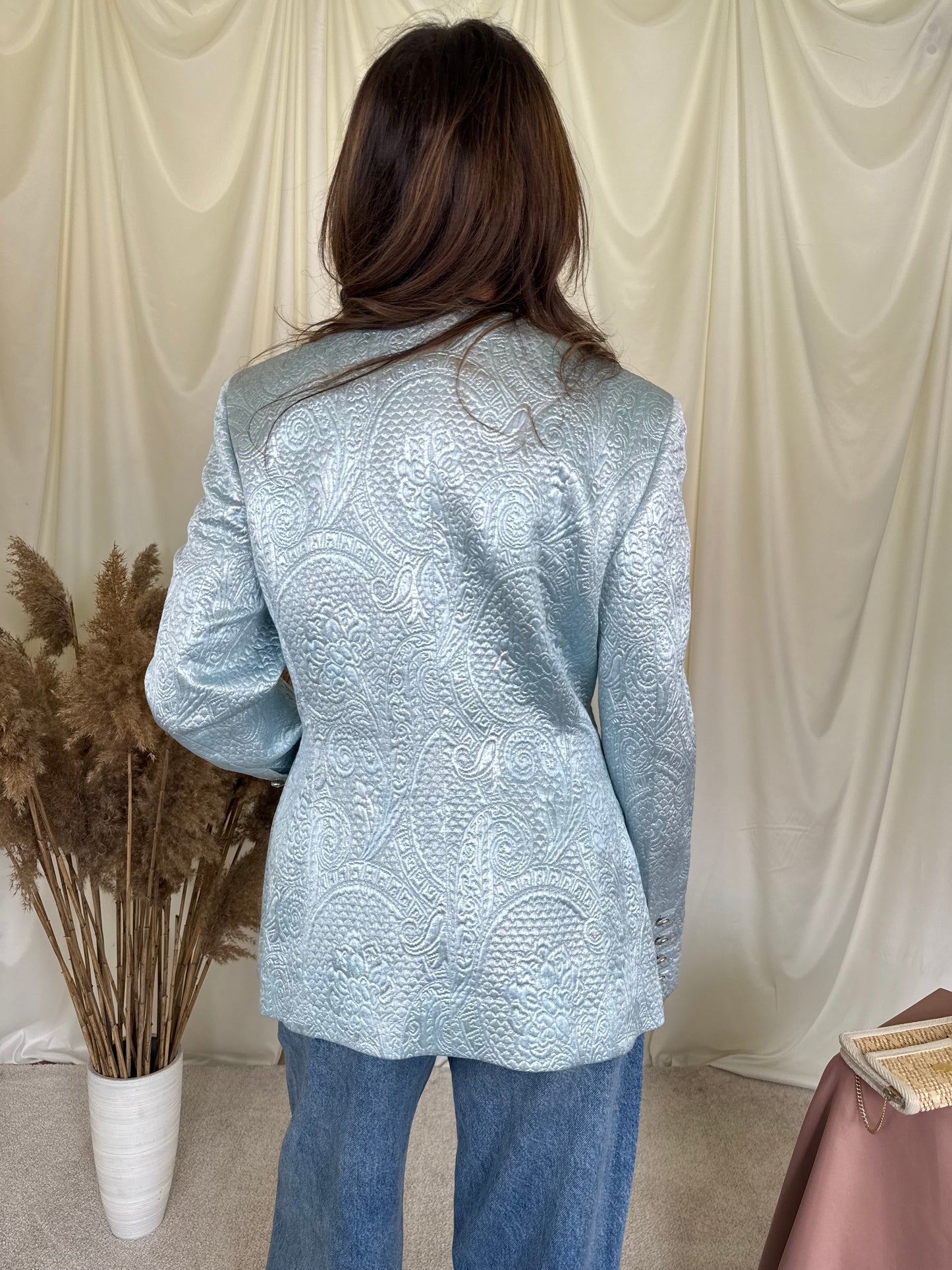 Sacou vintage ESCADA rarisim cu nasturi tip bijuterie din lana și mătase 
(Mărimea M)