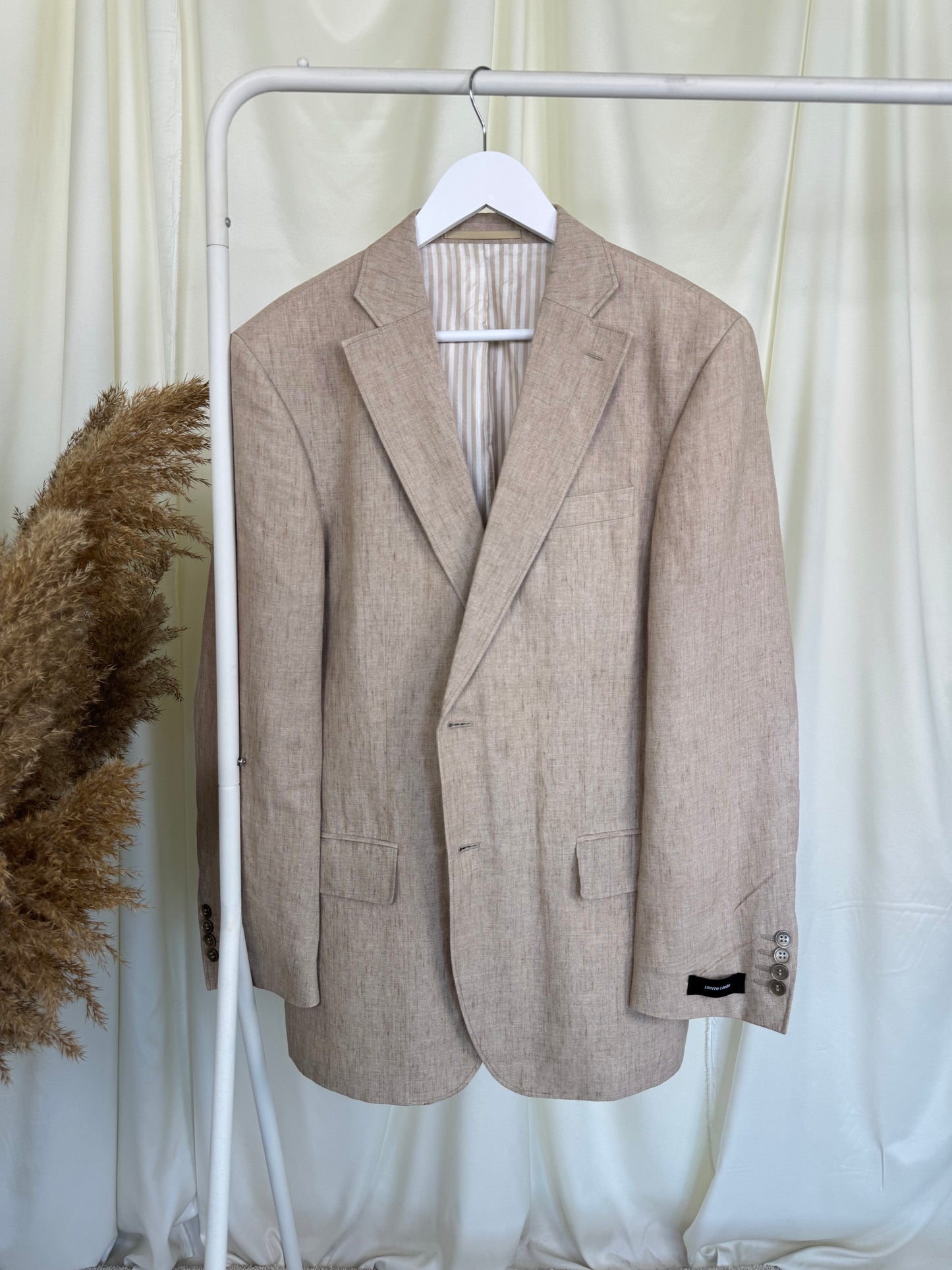 Sacou PIERRE CARDIN de vară din 100% in
Stare impecabilă / ca nou. 
(Mărimea M/L)