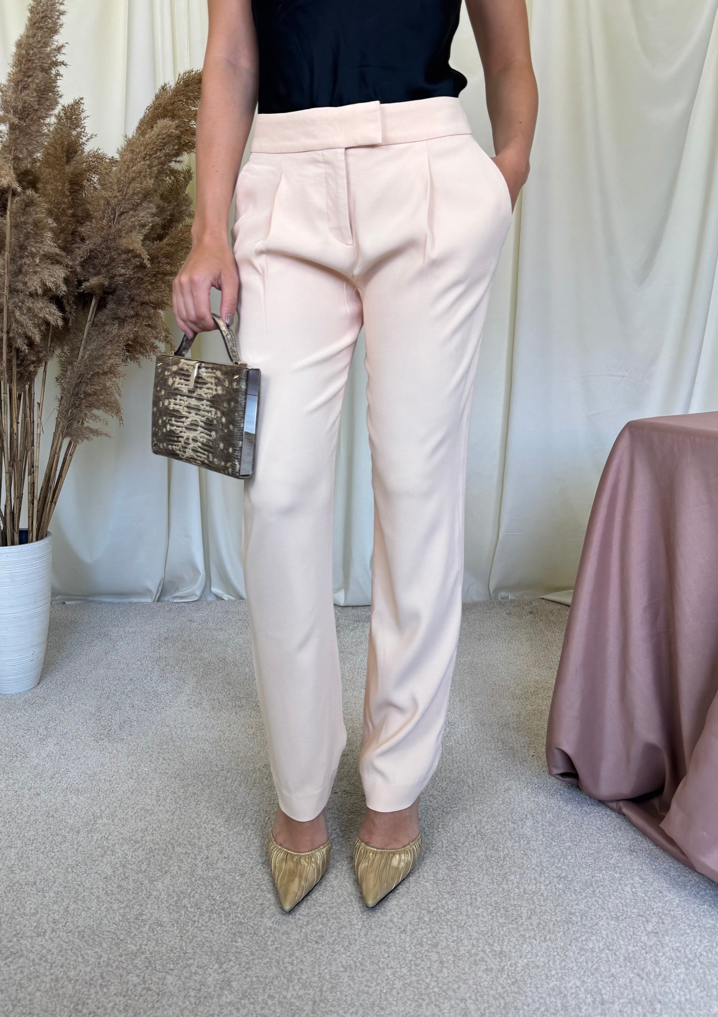 Pantalon elegant Hugo Boss peachy 
(Mărimea S)