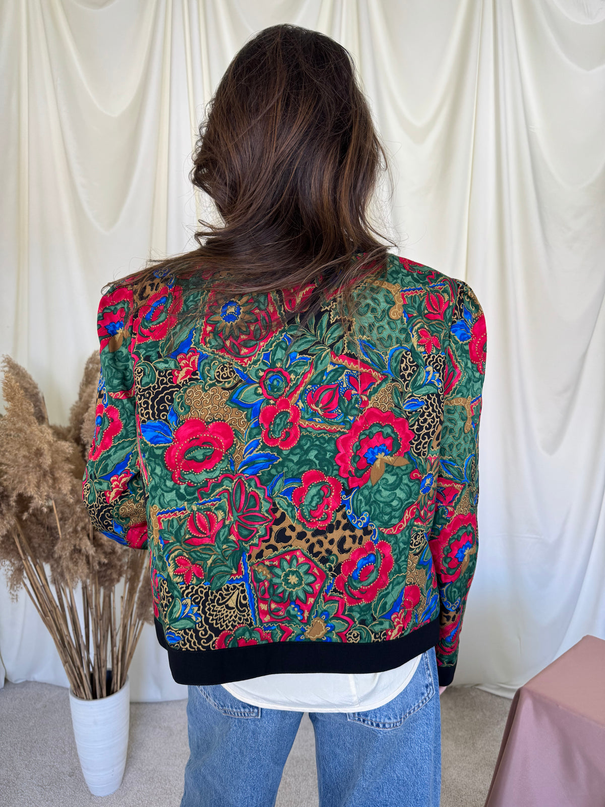 Jacheta vintage cu print superb și nasturi tip bijuterie ( mărimea L/XL)