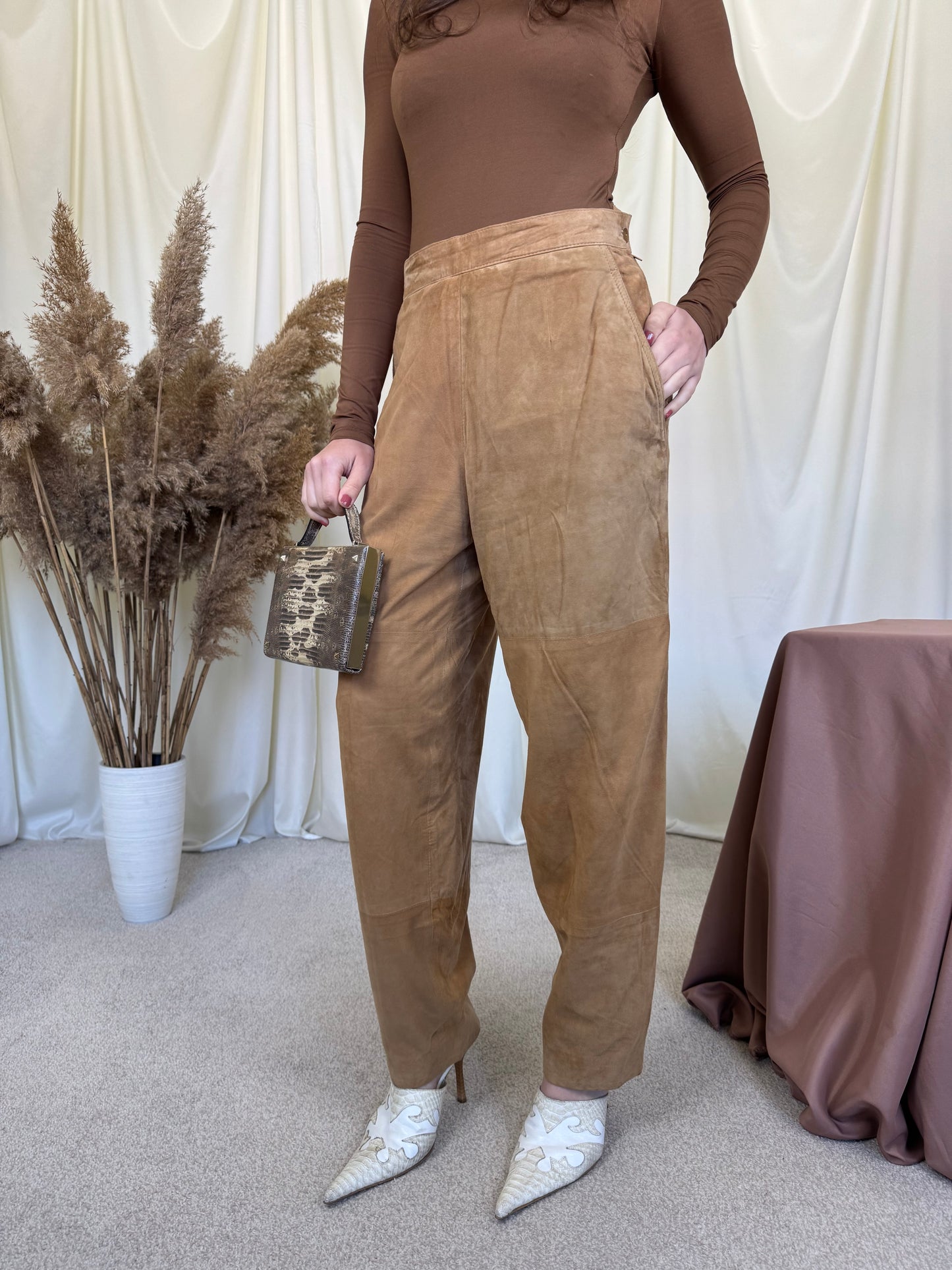 Pantalon vintage din 100% piele naturală e than de fină cu talie înaltă 
(Mărimea M)