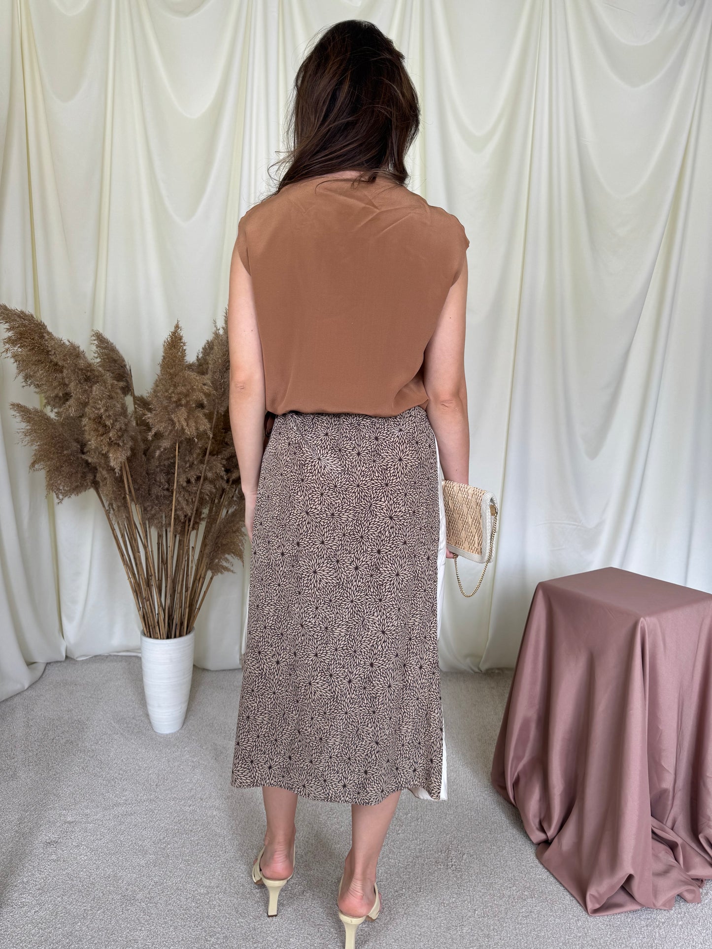 Back! Rochie/ piesă unicat din 100% mătase naturala, maro cu print floral și cordon în talie( mărimea M/L)