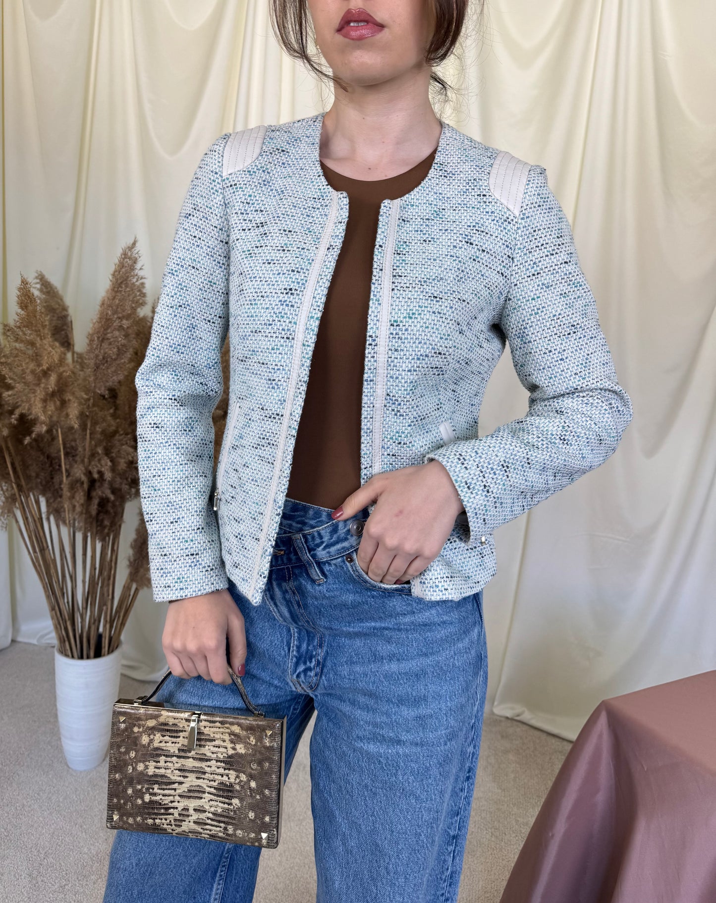 Jacheta din tweed tip boucle 
(Mărimea XS/S)