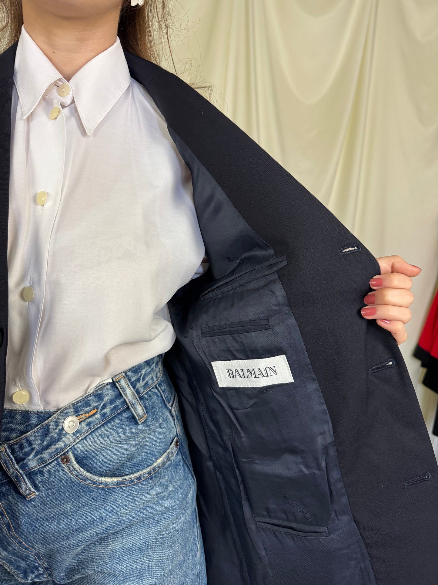 Sacou Balmain din stofă fină 100% lână, (mărimea L)
Căptușeală inscripționată