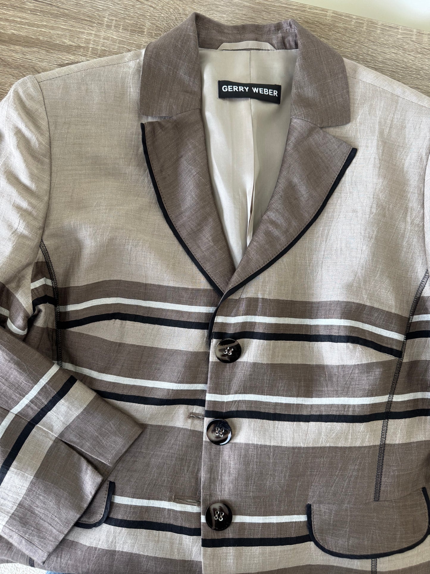 Sacou GERRY WEBER din 100% in 
(Mărimea M/40)