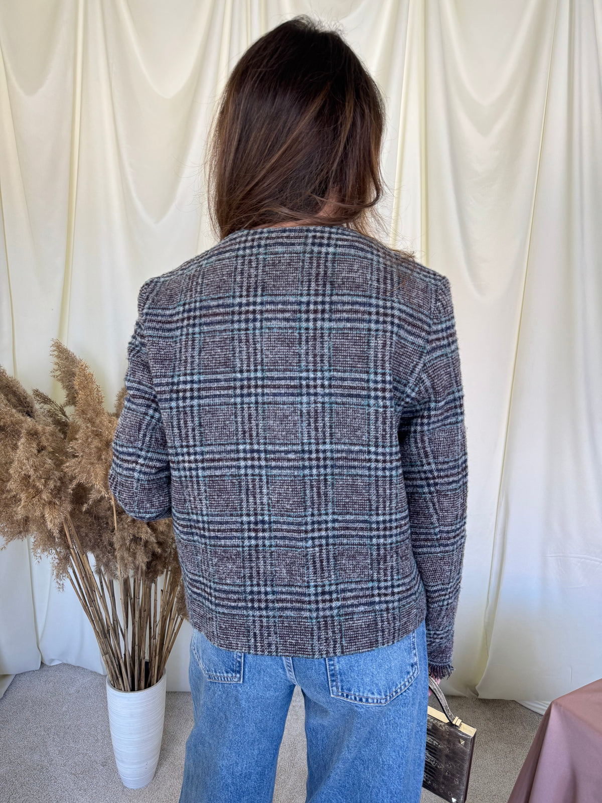 Jacheta Max mara din stofă moale 70% lână, închidere cu capse ( mărimea M/L)