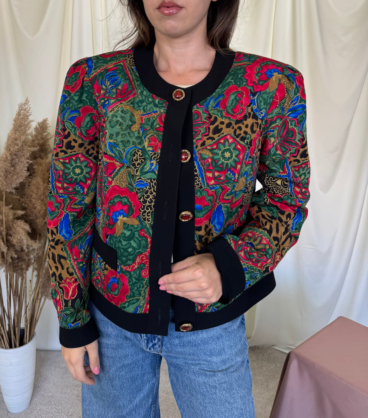 Jacheta vintage cu print superb și nasturi tip bijuterie ( mărimea L/XL)