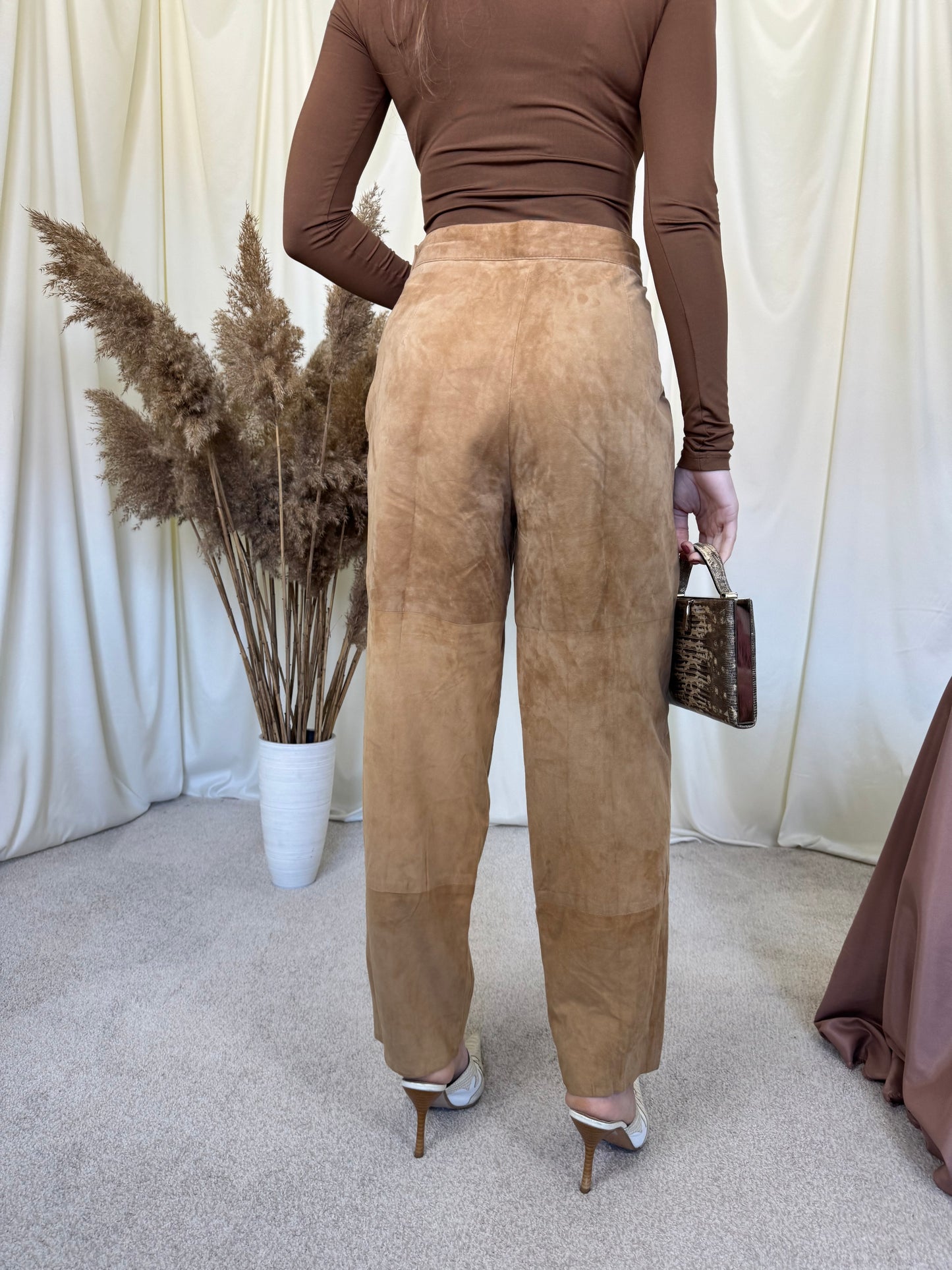 Pantalon vintage din 100% piele naturală e than de fină cu talie înaltă 
(Mărimea M)