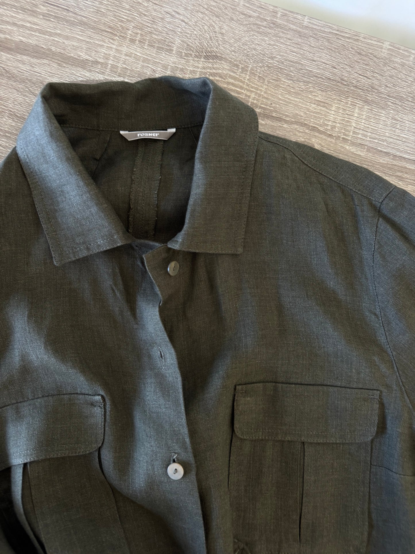 Tunica verde army din 100% in cu șlițuri laterale, produs nou( mărimea L- L/XL)