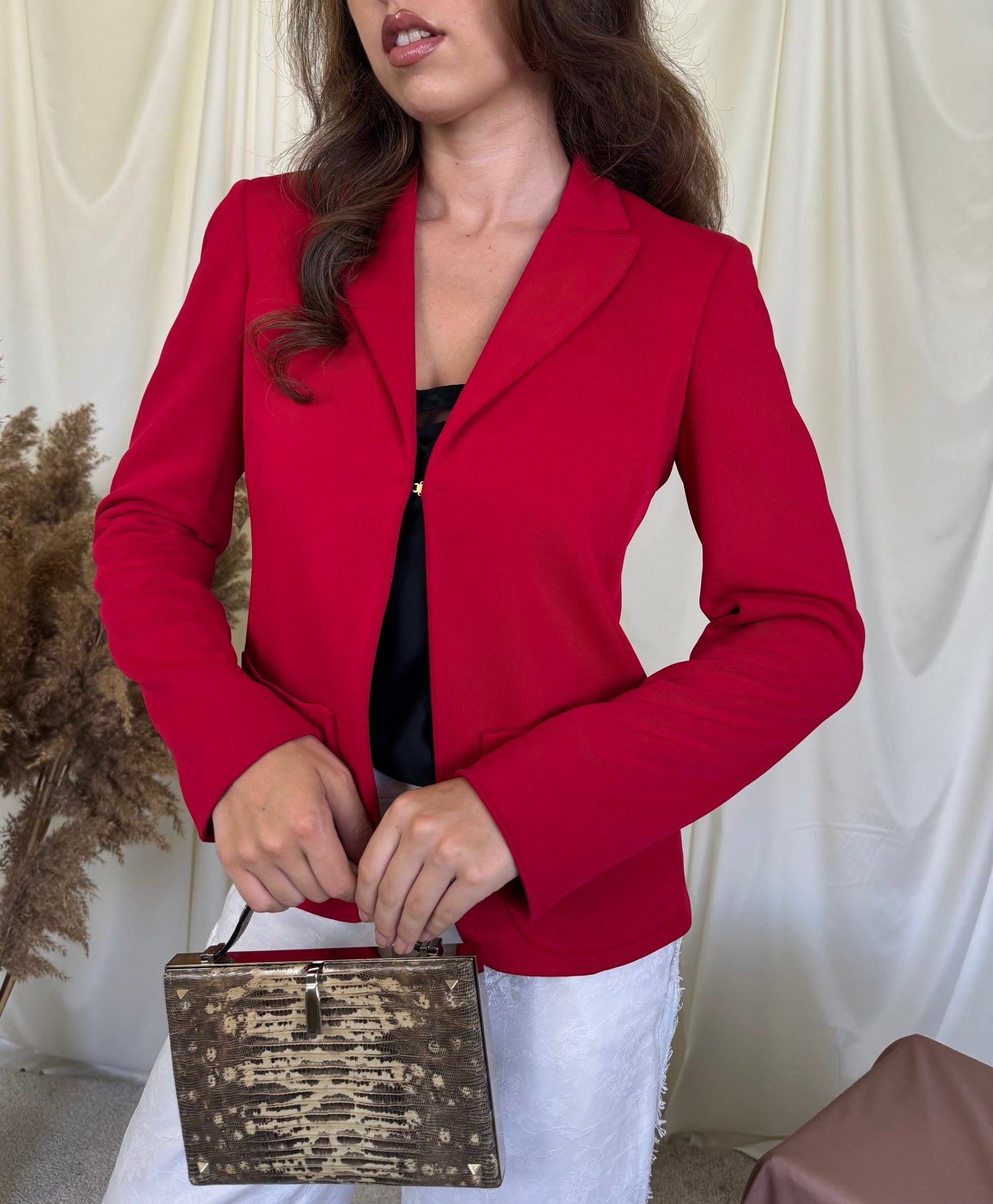 Sacou luxury SALVATORE FERRAGAMO într-un croi atemporal și croială elegantă. 
(Mărimea S)