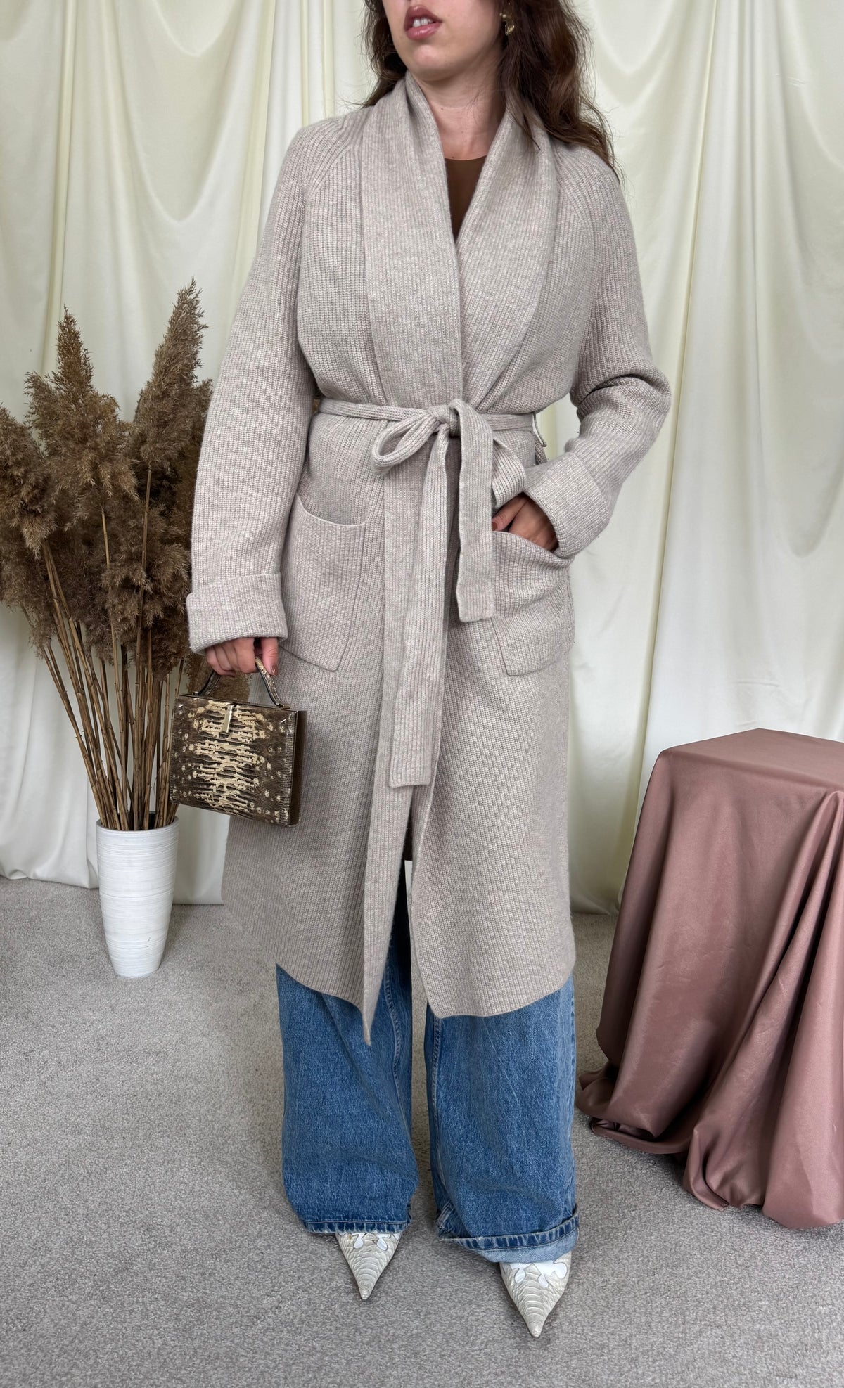 Cardigan premium Wknd MAX MARA din 100% lână moale și călduroasă ( mărimea M/L)