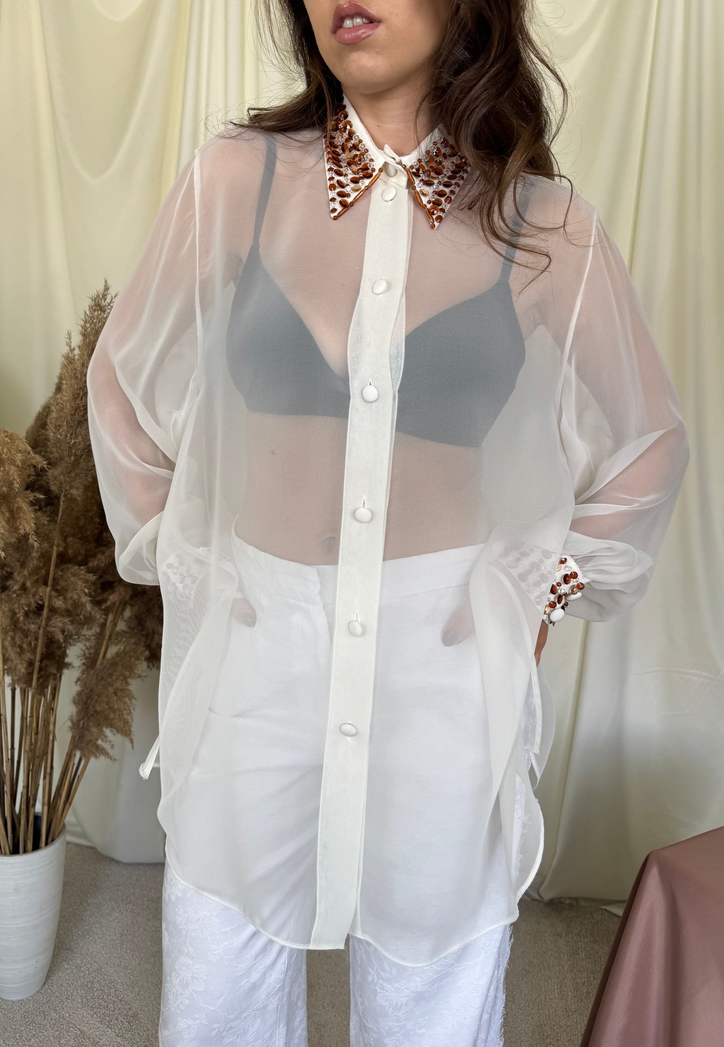 Cămașă vintage Yarell cu aplicații superbe, semitransparenta ( mărimea S-XL)