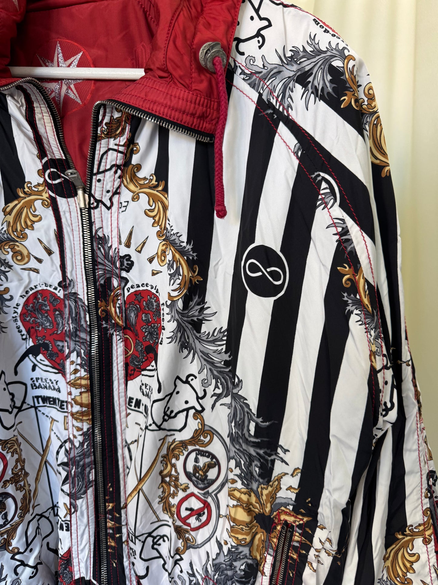 Geaca vintage print cool- reversibilă ( mărimea L)