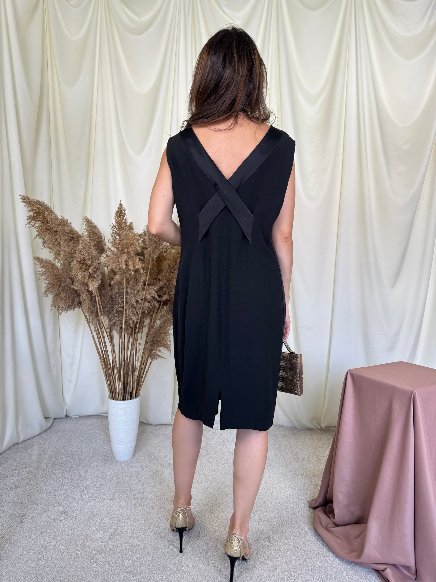Rochie Hugo Boss elegantă cu detalii satinate ( mărimea L)