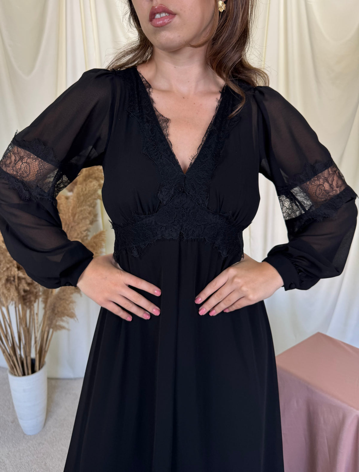 Rochie Michael Kors cu detalii superbe din dantelă și talie marcata ( mărimea xs/s)
