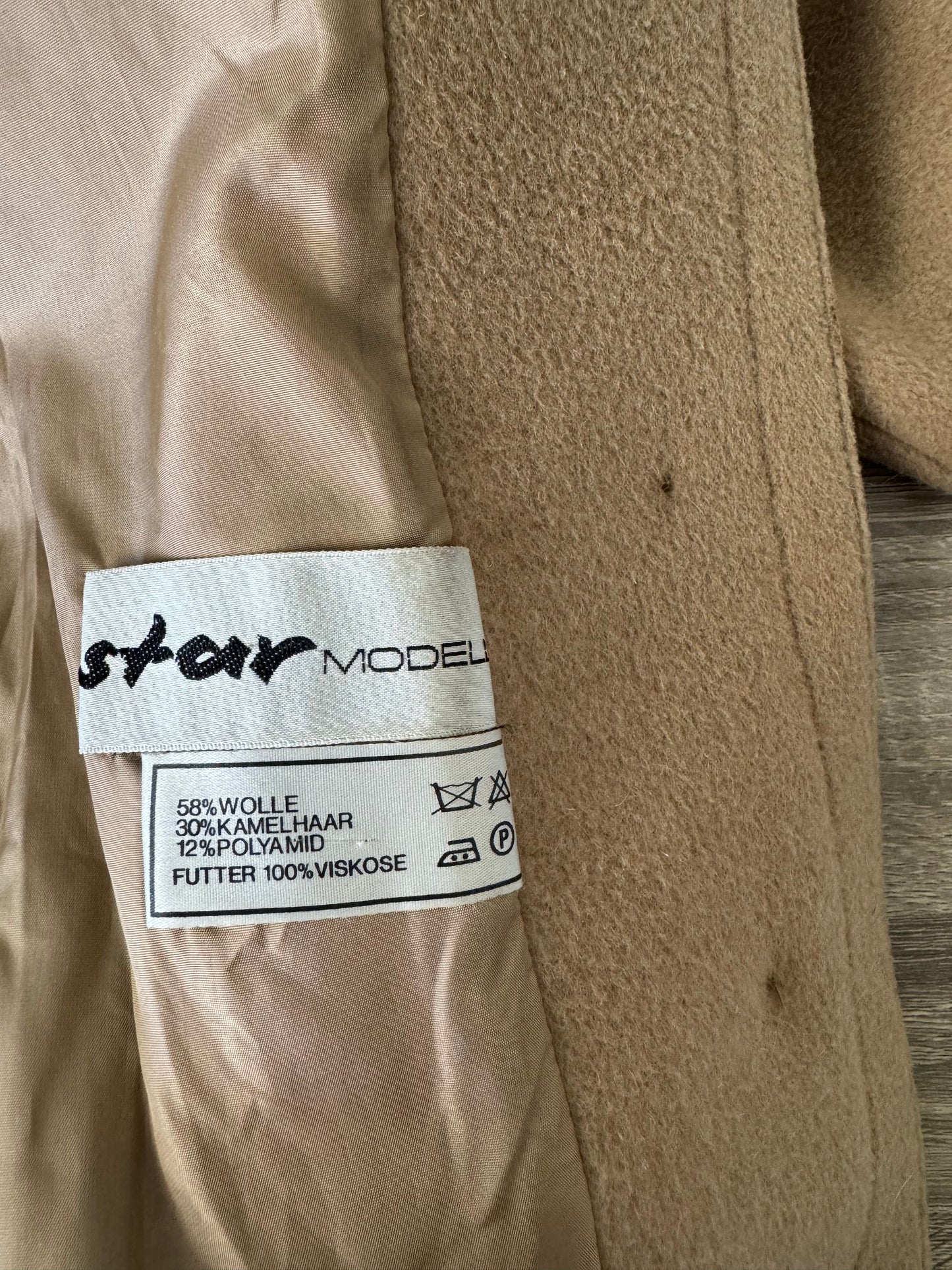 Palton vintage cambrat din lana și păr de camila( mărimea S)