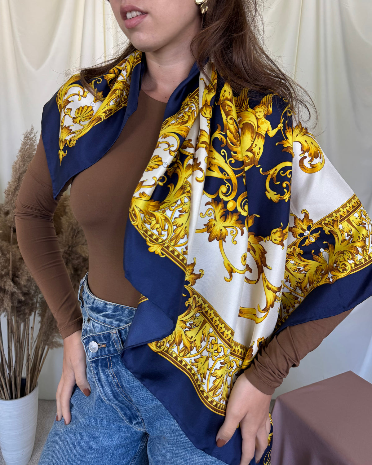 Eșarfă vinage din 100% mătase naturală calitativă, print baroc ( 88 cm)