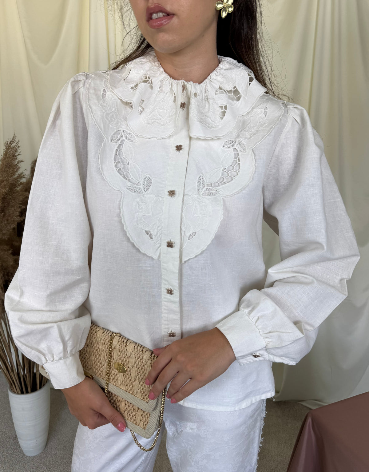 Cămașa vintage deosebită din 100% bumbac cu o lucrătură superbă ( mărimea M)