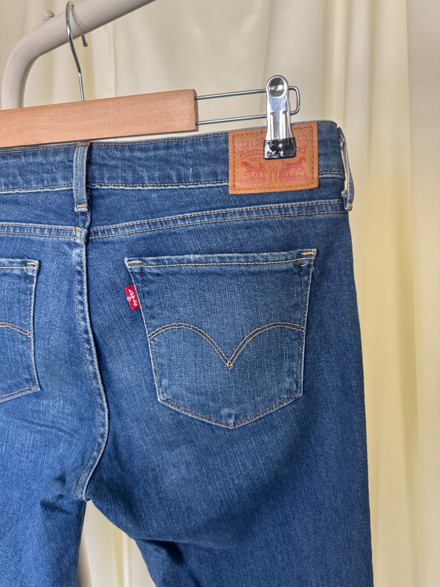 Blug LEVI’s model 711 Skinny ( mărimea 28)