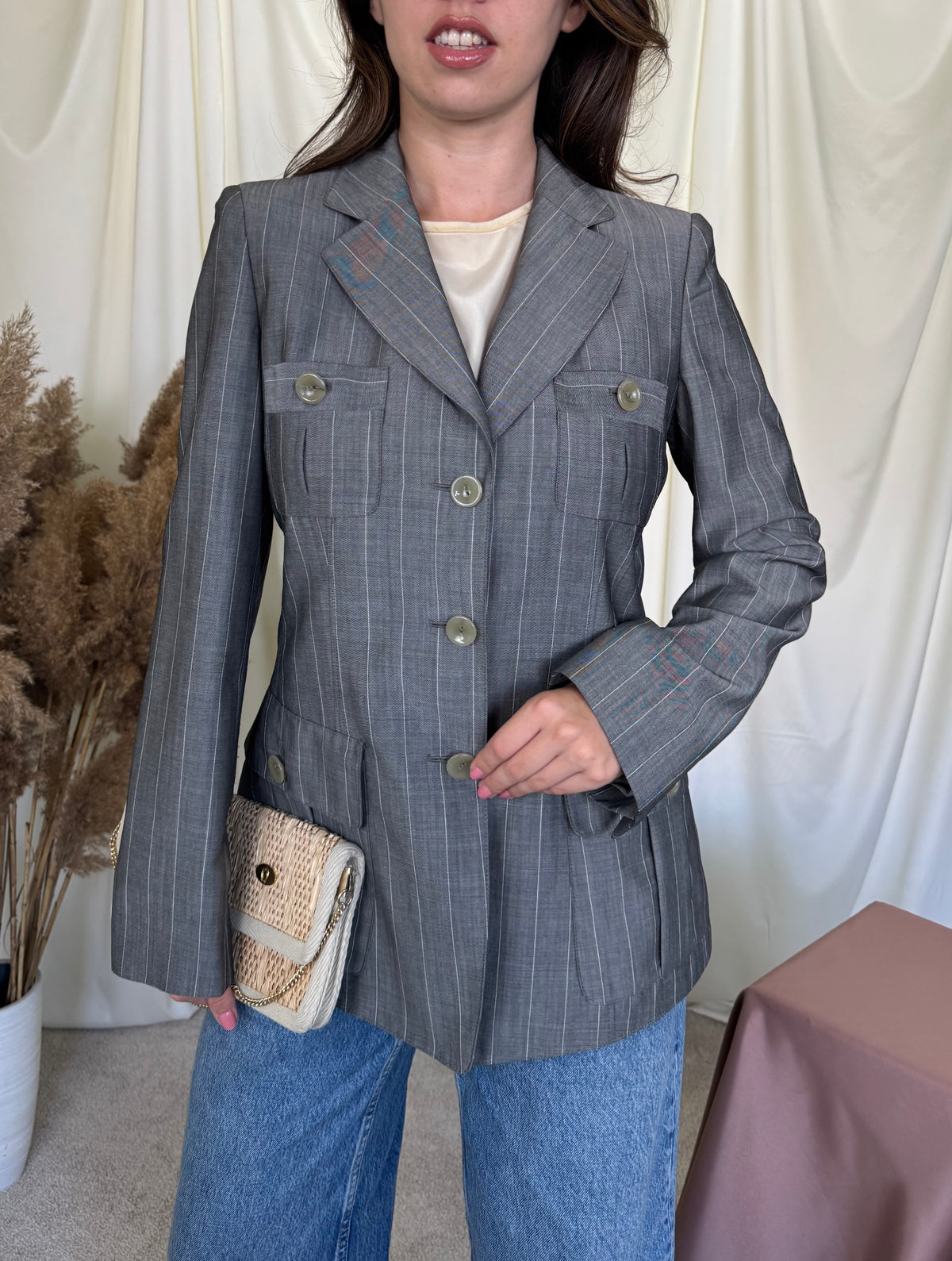 Sacou-jacheta luxury ARMANI din lana fina și calitativă, finisaje impecabile, mic defect*( Mărimea M)