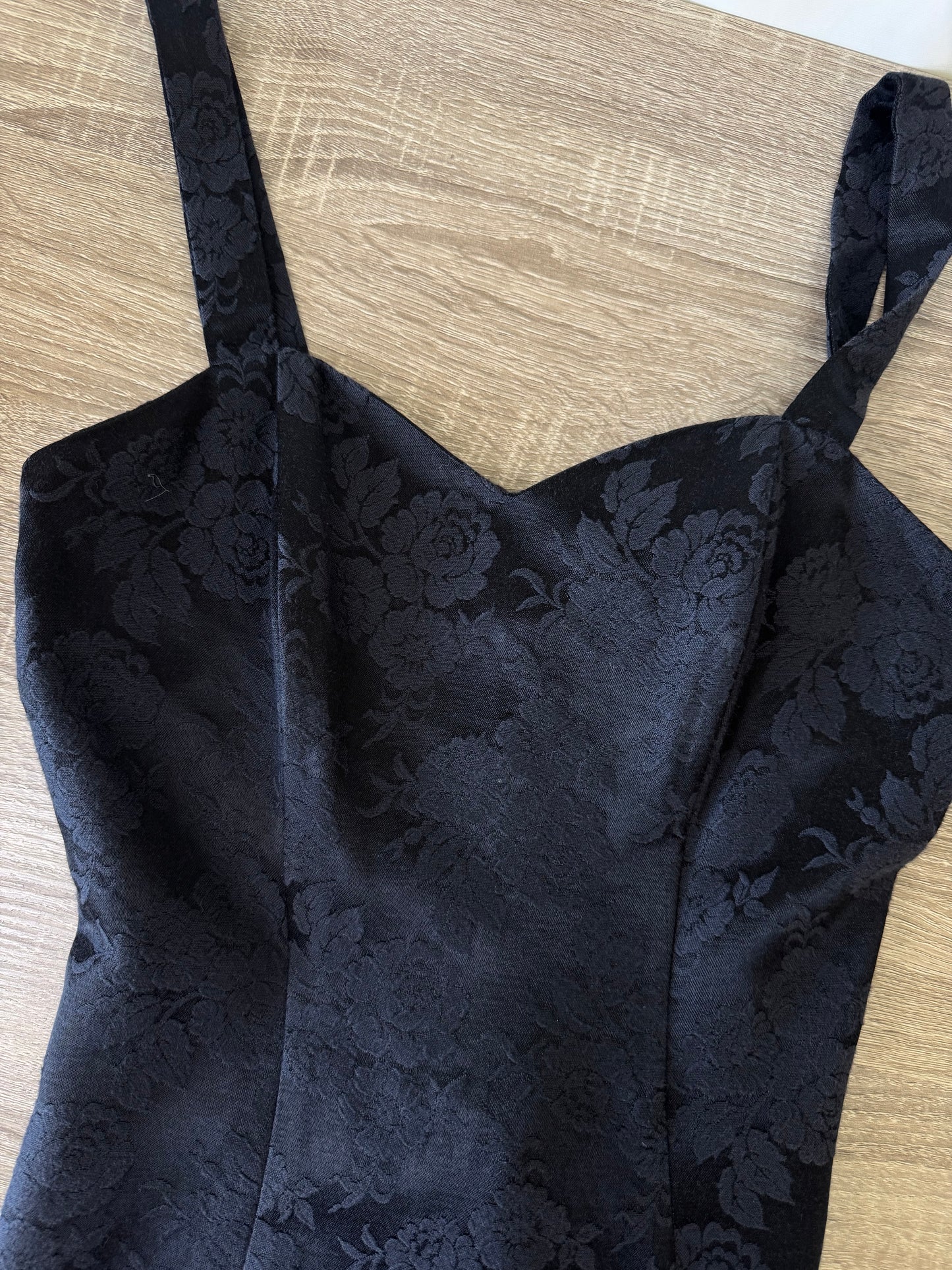 Rochie de vară cu print floral și talie super cambrata ( mărimea xs)